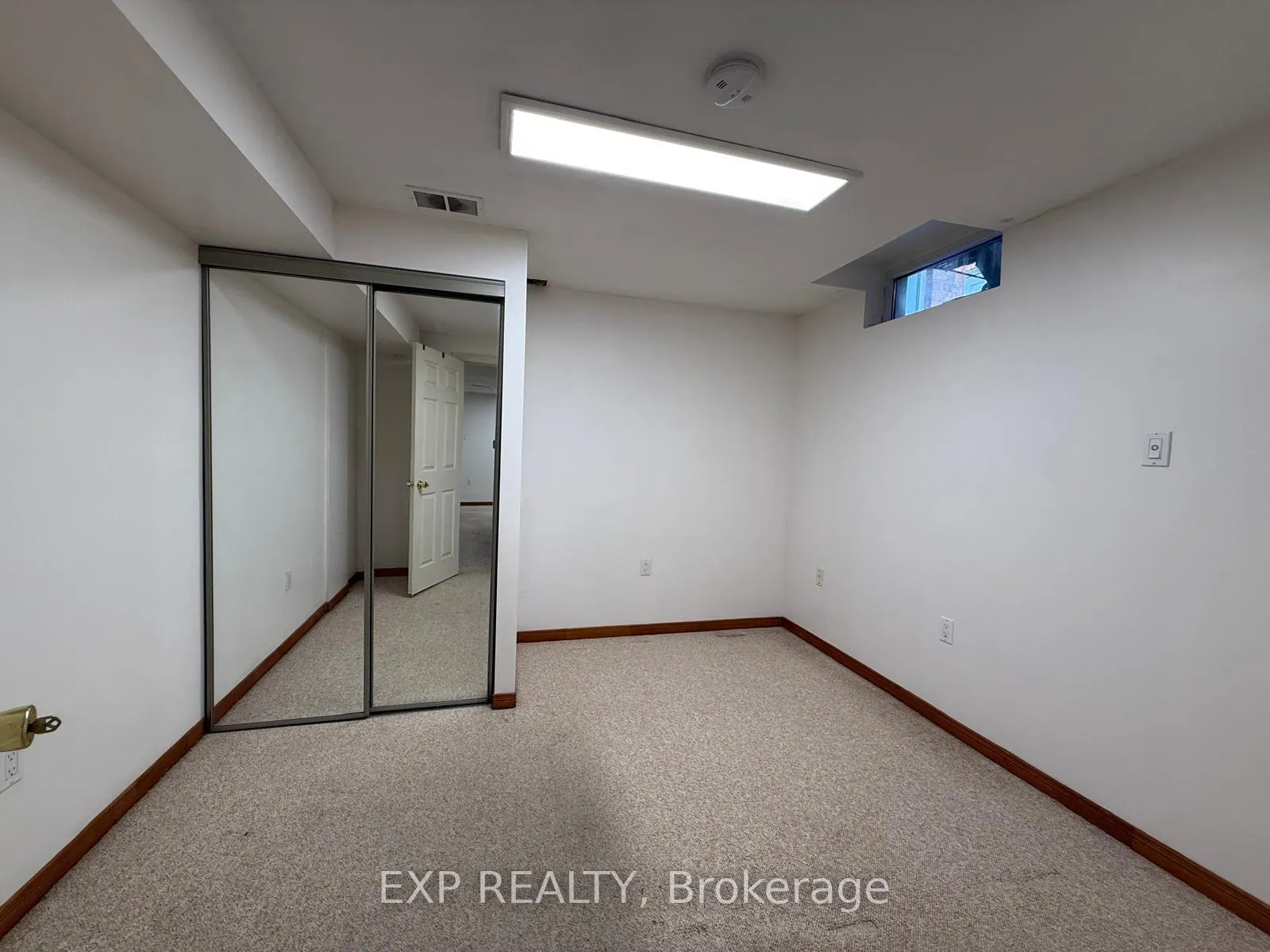 Photo 6 of Unit Basement, 308 Evergreen Crescent, Oakville, Wedgewood Creek — HOMEH