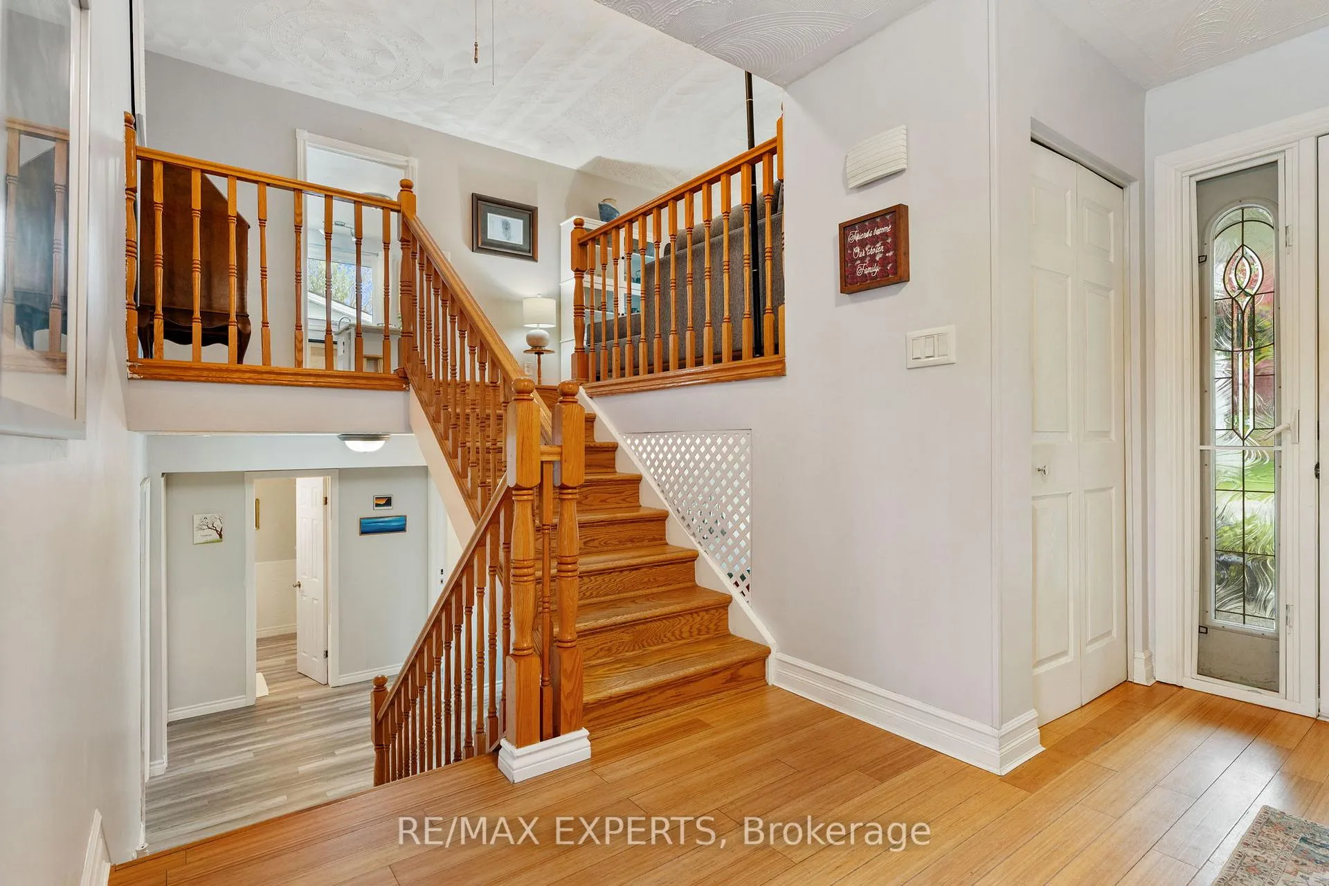 Photo 11 of 32 Crestlynn Crescent, Norfolk, Simcoe — HOMEH