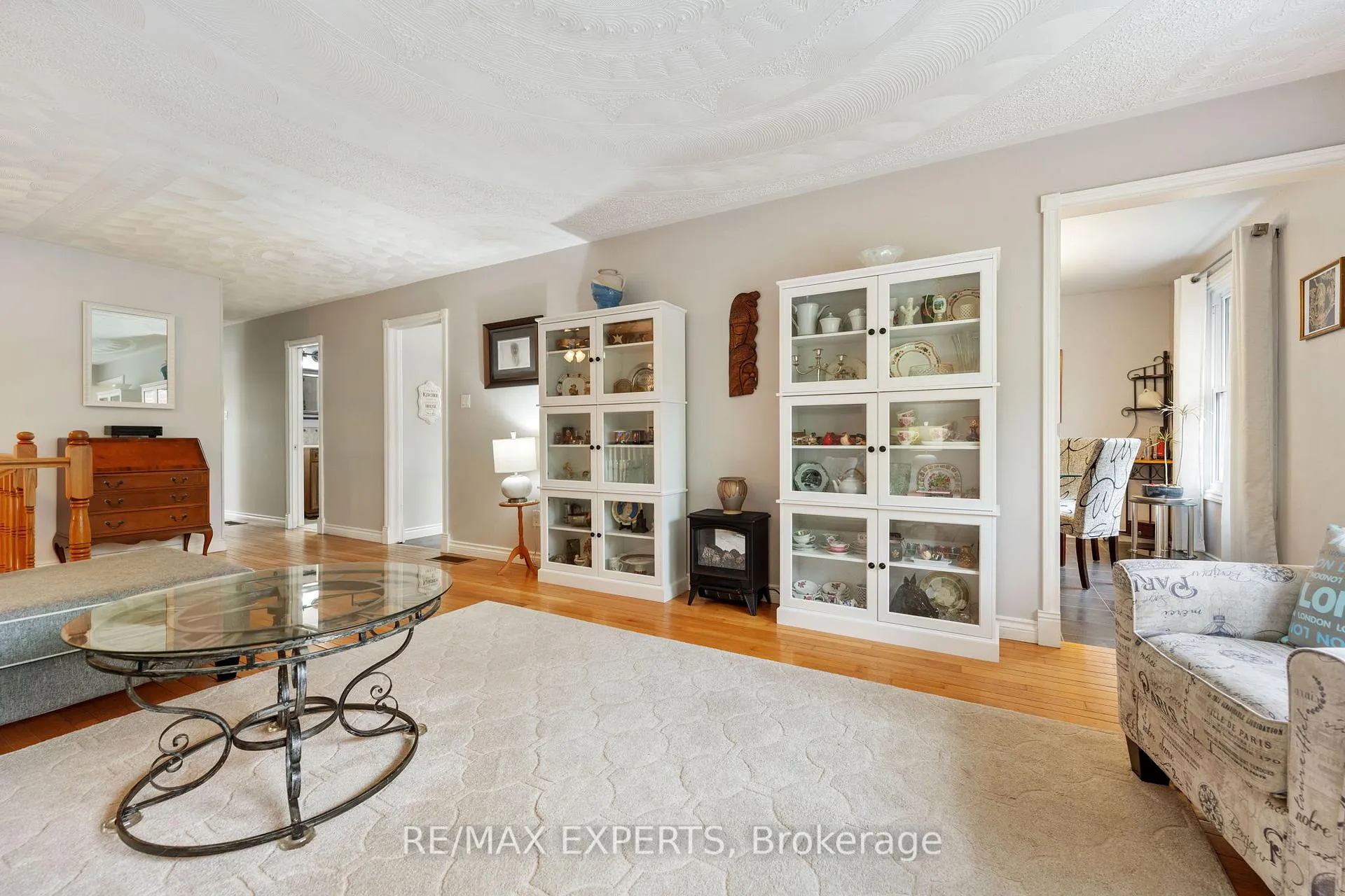 Photo 14 of 32 Crestlynn Crescent, Norfolk, Simcoe — HOMEH