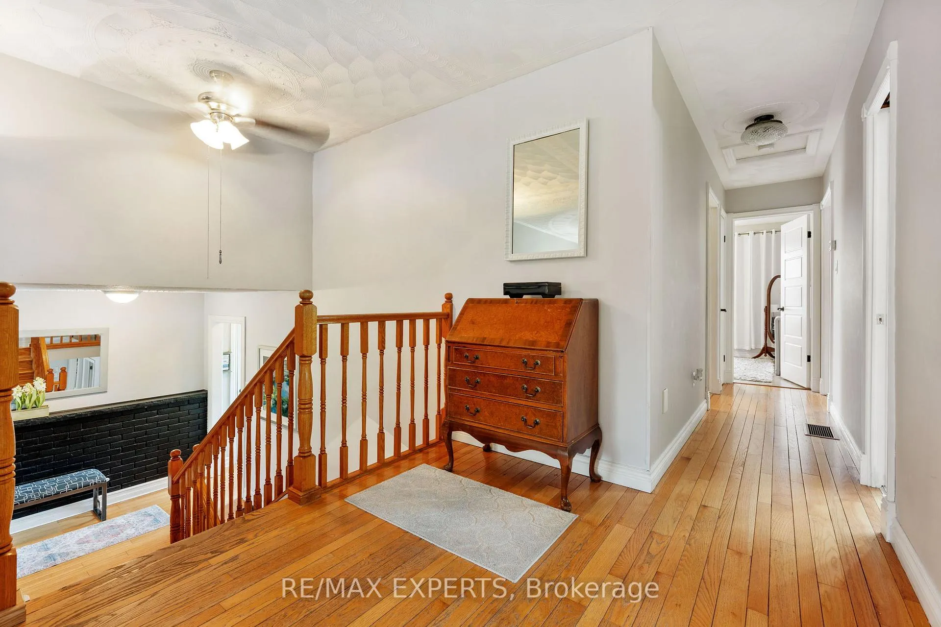 Photo 15 of 32 Crestlynn Crescent, Norfolk, Simcoe — HOMEH