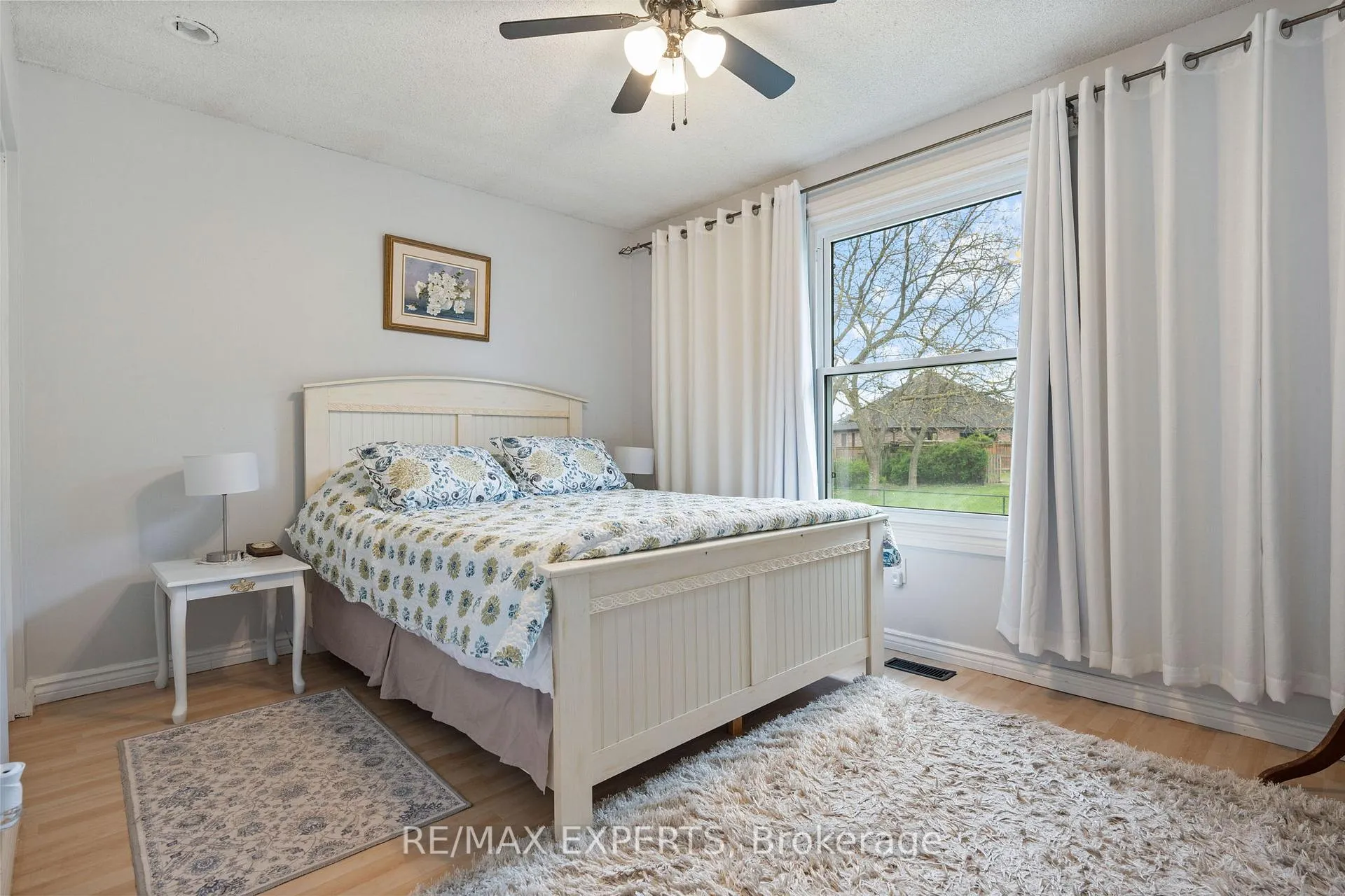 Photo 23 of 32 Crestlynn Crescent, Norfolk, Simcoe — HOMEH