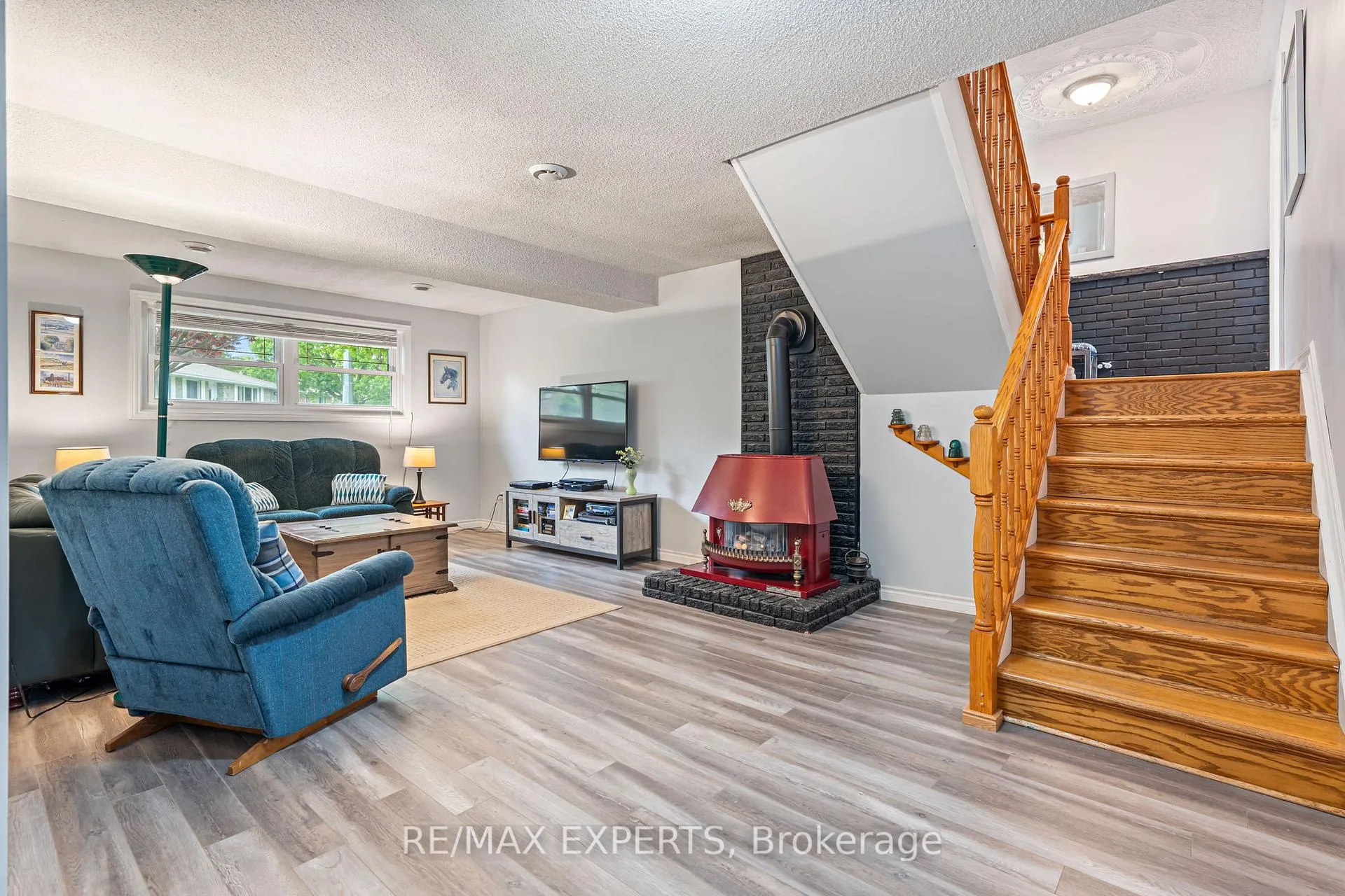 Photo 26 of 32 Crestlynn Crescent, Norfolk, Simcoe — HOMEH