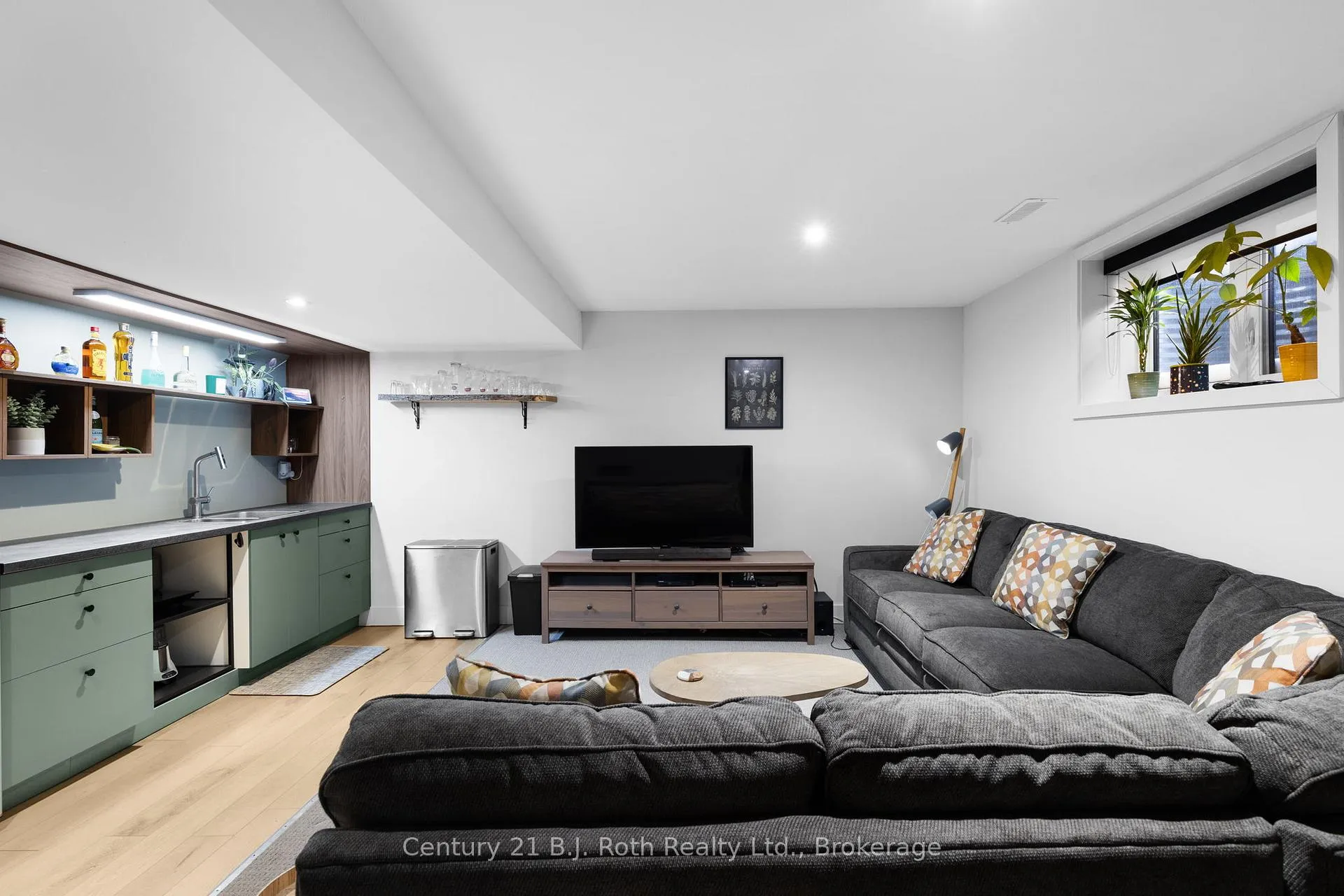 Photo 27 of 34 Ruby Crescent, Orillia — HOMEH