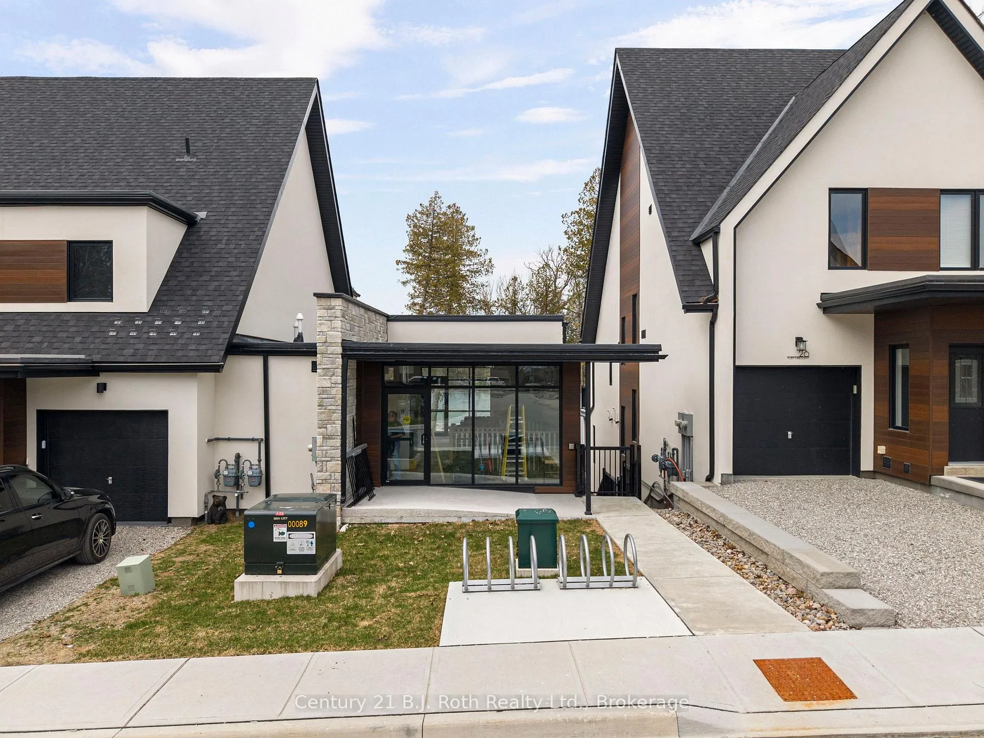 Photo 40 of 34 Ruby Crescent, Orillia — HOMEH
