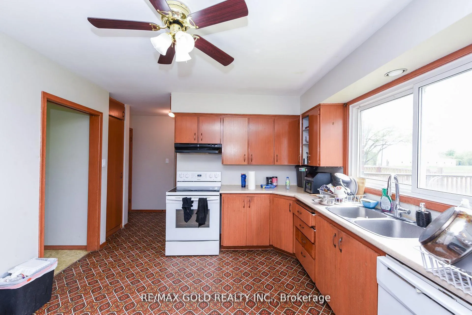 Photo 28 of 769 Stone Road E, Guelph, York/Watson Industrial Park — HOMEH