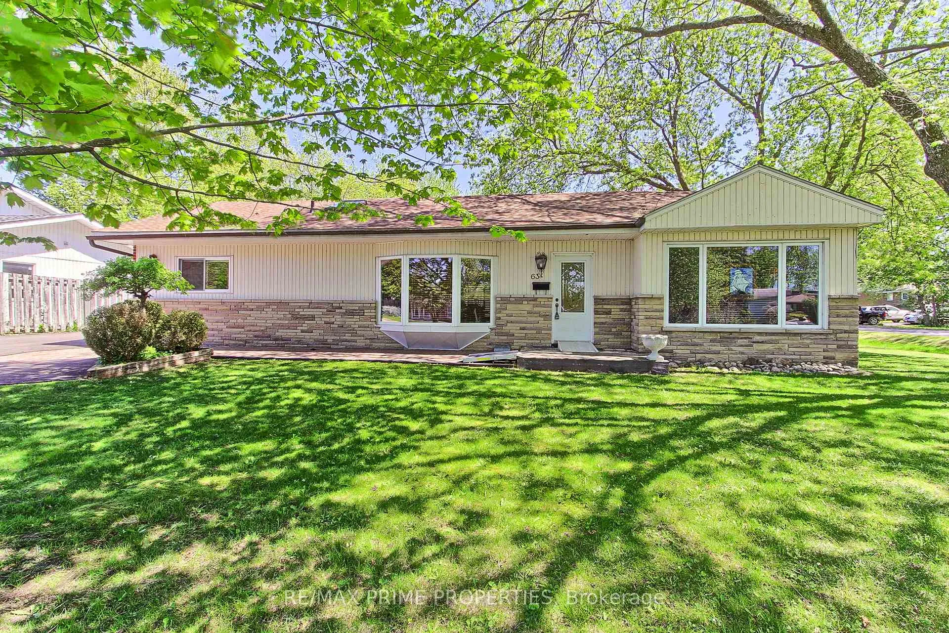 Photo 1 of 63 Ruta Crescent, Georgina, Keswick North — HOMEH
