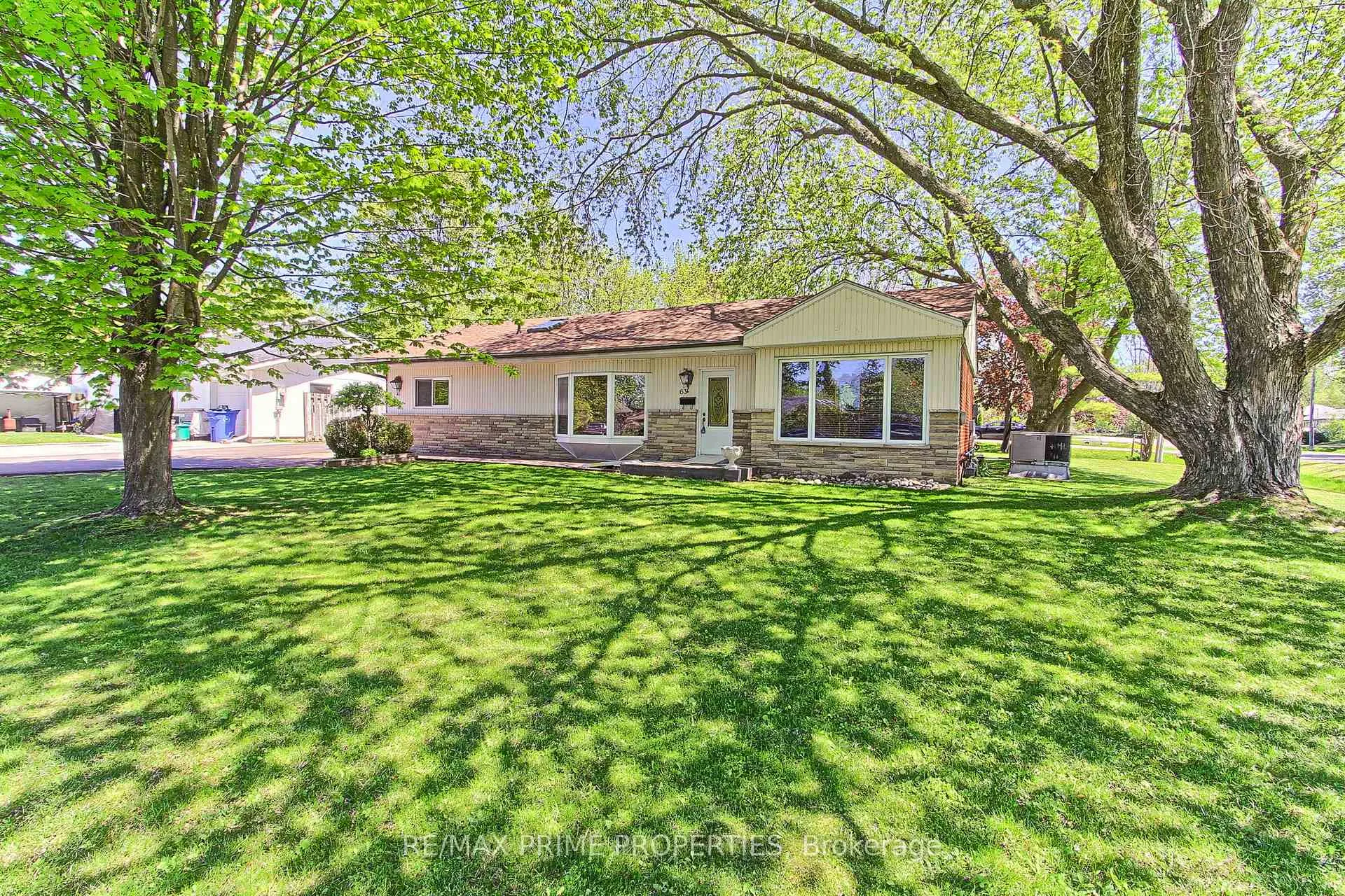 Photo 2 of 63 Ruta Crescent, Georgina, Keswick North — HOMEH