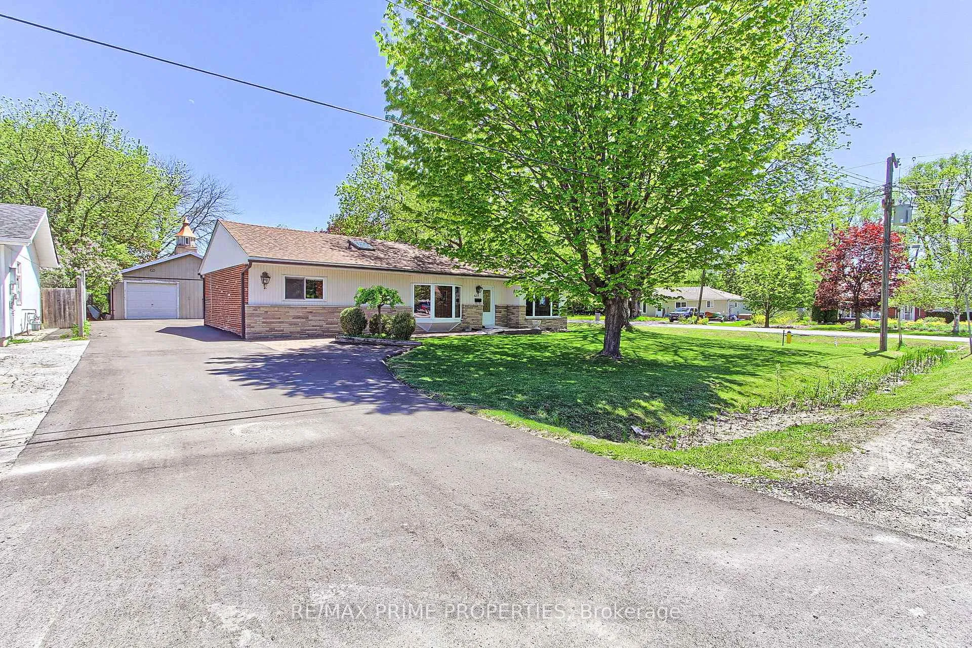 Photo 3 of 63 Ruta Crescent, Georgina, Keswick North — HOMEH