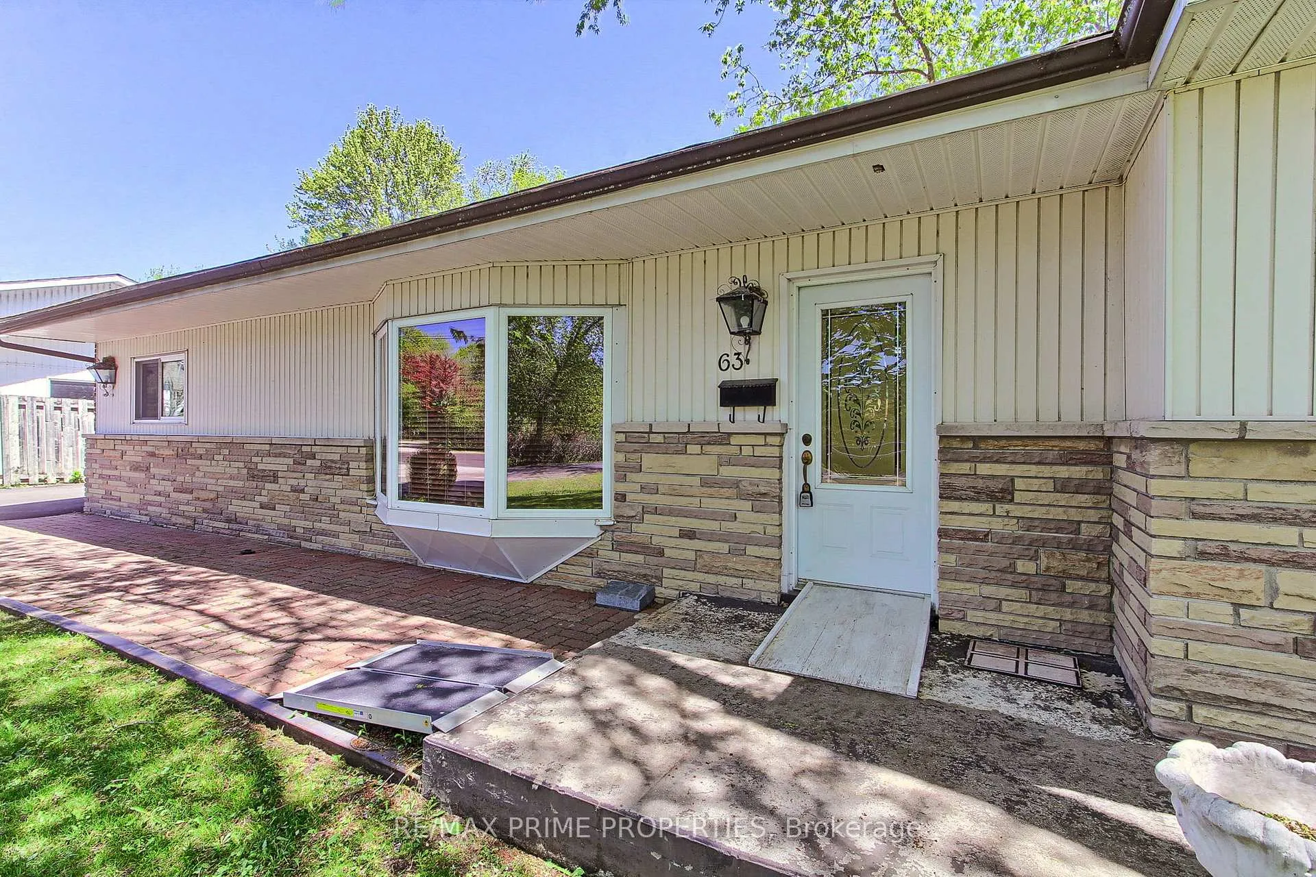 Photo 4 of 63 Ruta Crescent, Georgina, Keswick North — HOMEH
