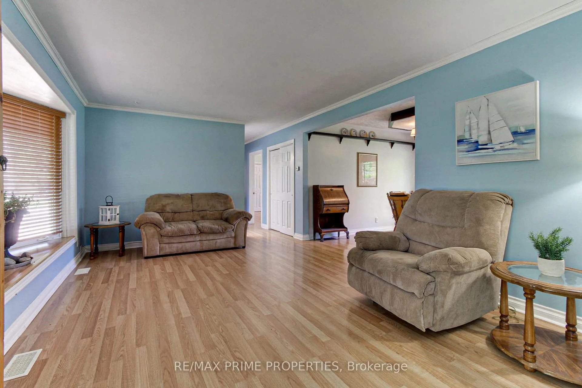 Photo 8 of 63 Ruta Crescent, Georgina, Keswick North — HOMEH