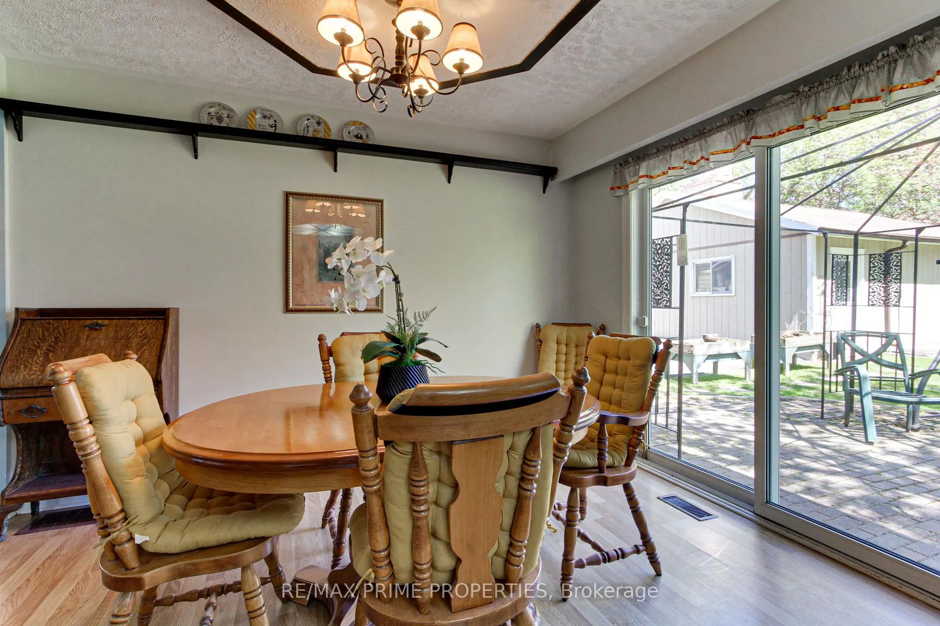 Photo 9 of 63 Ruta Crescent, Georgina, Keswick North — HOMEH