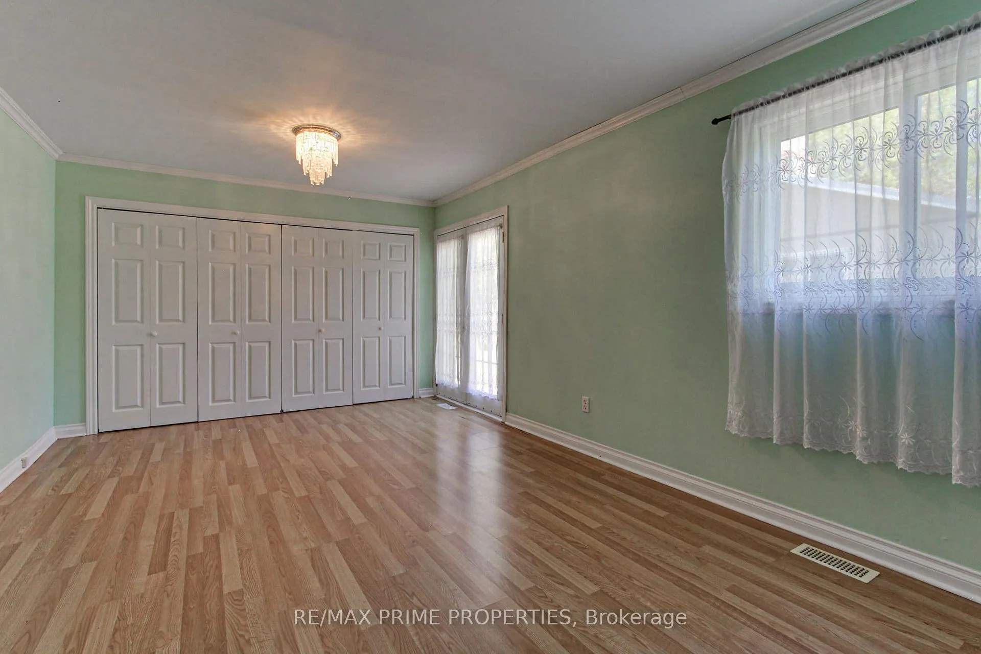 Photo 13 of 63 Ruta Crescent, Georgina, Keswick North — HOMEH