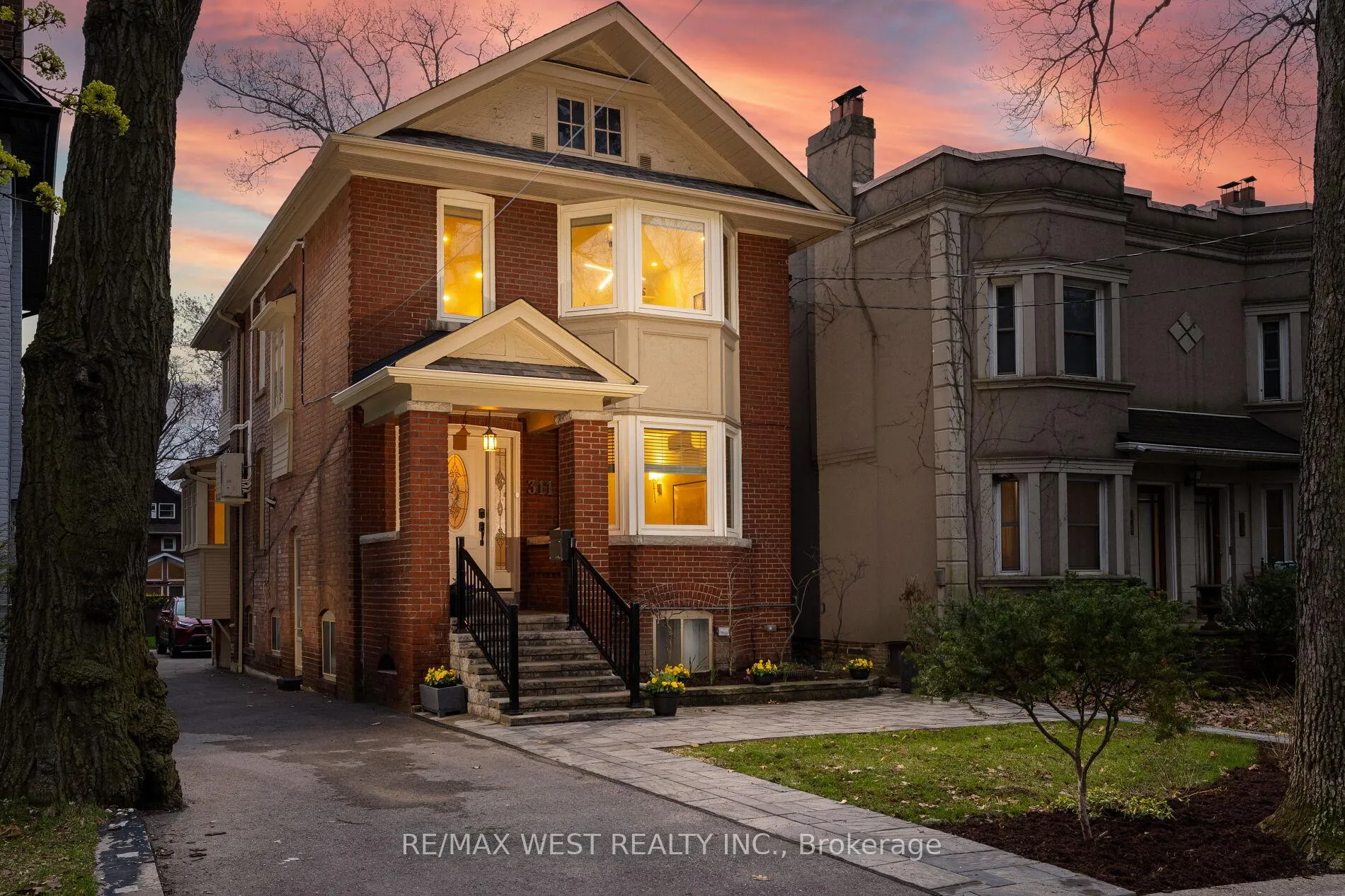 Photo 1 of 311 St Clair Avenue E, Toronto, Rosedale-Moore Park — HOMEH