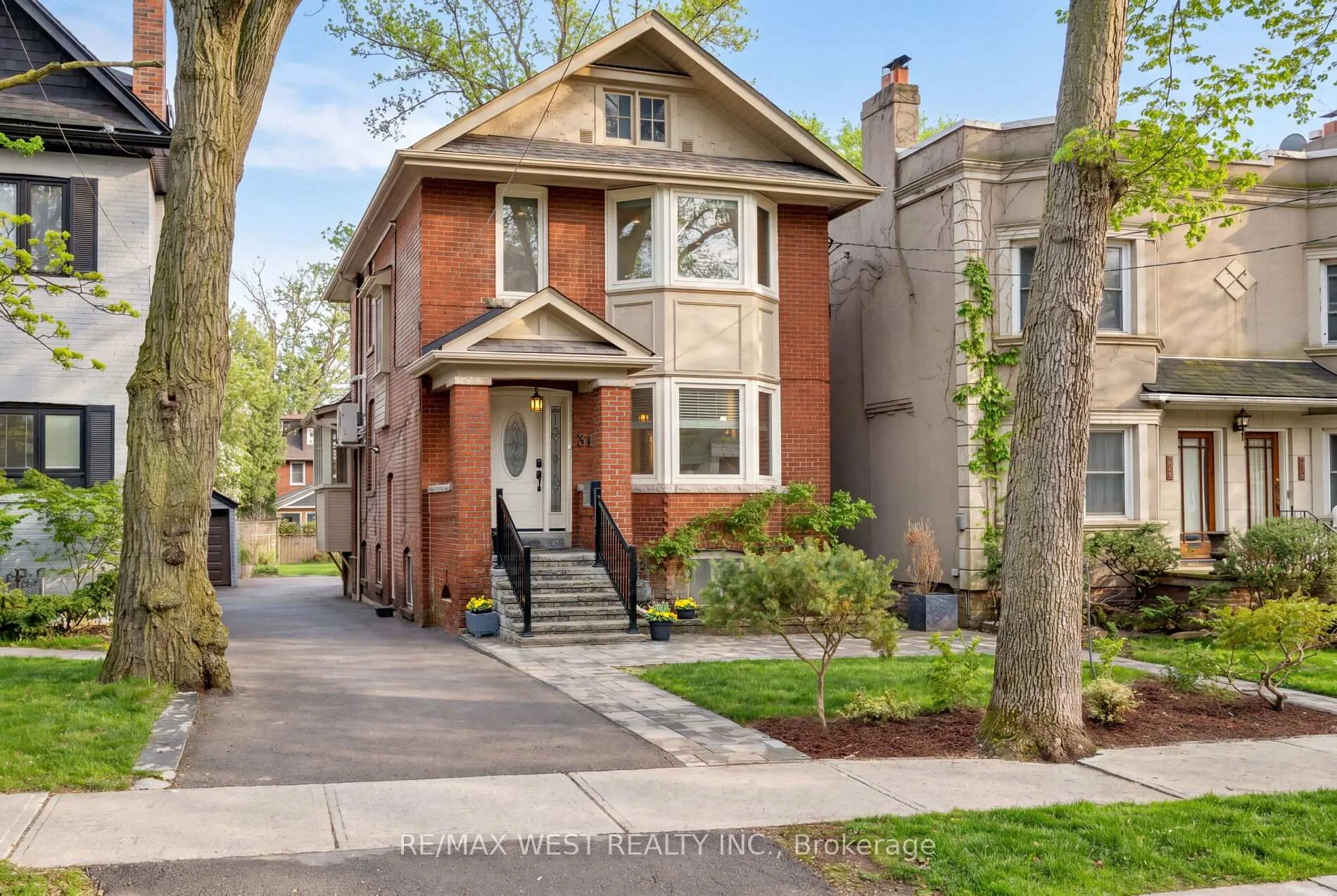 Photo 3 of 311 St Clair Avenue E, Toronto, Rosedale-Moore Park — HOMEH
