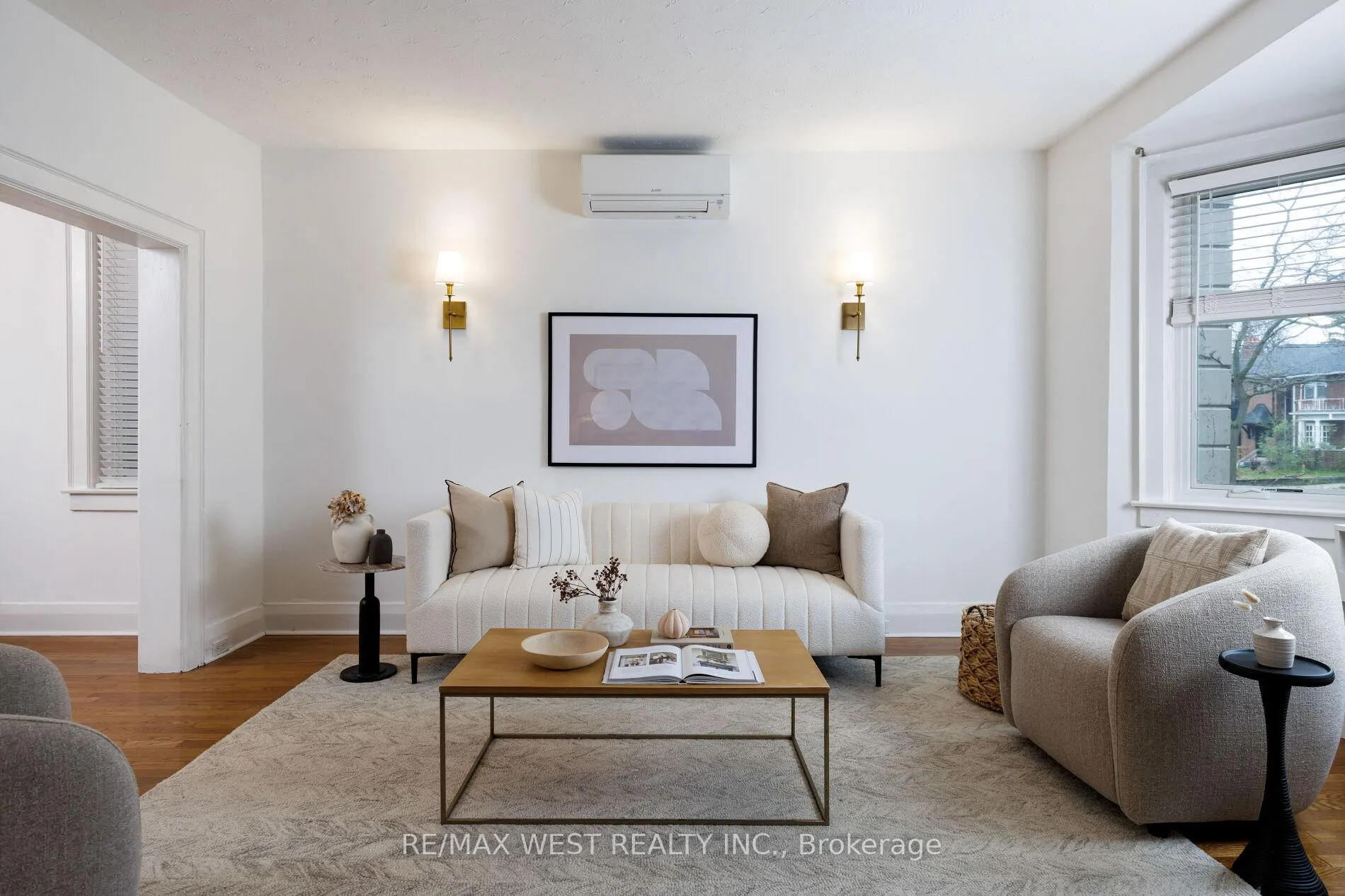 Photo 7 of 311 St Clair Avenue E, Toronto, Rosedale-Moore Park — HOMEH