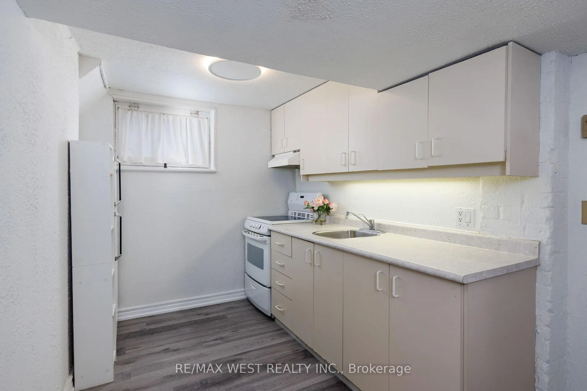 Photo 34 of 311 St Clair Avenue E, Toronto, Rosedale-Moore Park — HOMEH