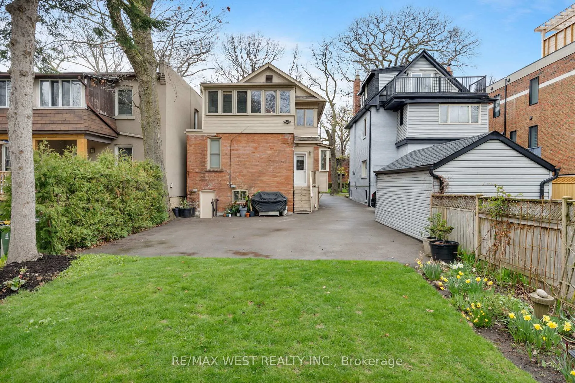 Photo 36 of 311 St Clair Avenue E, Toronto, Rosedale-Moore Park — HOMEH