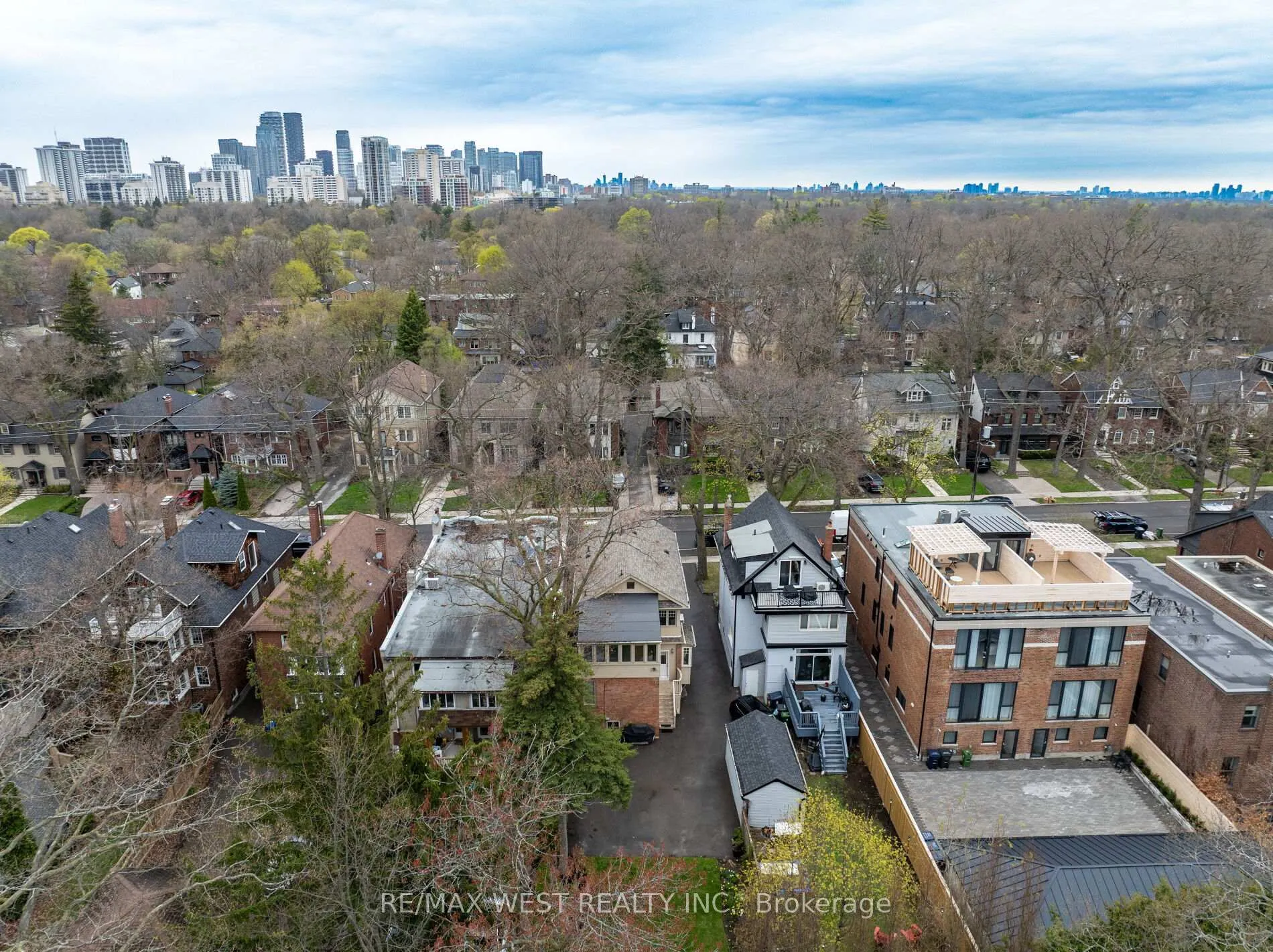 Photo 40 of 311 St Clair Avenue E, Toronto, Rosedale-Moore Park — HOMEH