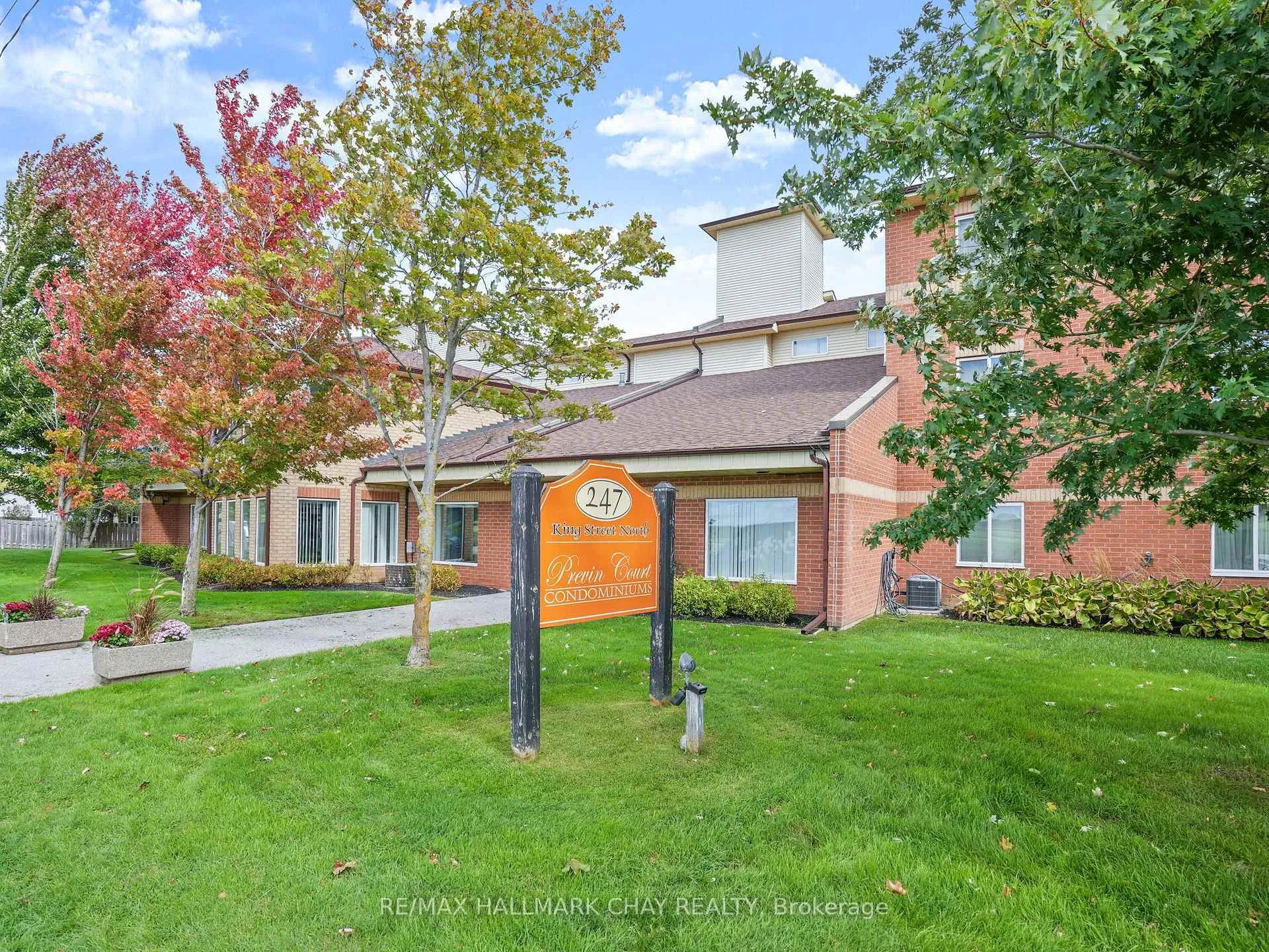 Photo 1 of Unit 215, 247 King Street N, New Tecumseth, Alliston — HOMEH