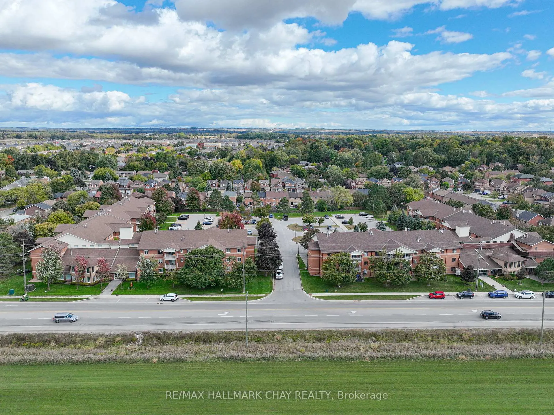 Photo 3 of Unit 215, 247 King Street N, New Tecumseth, Alliston — HOMEH