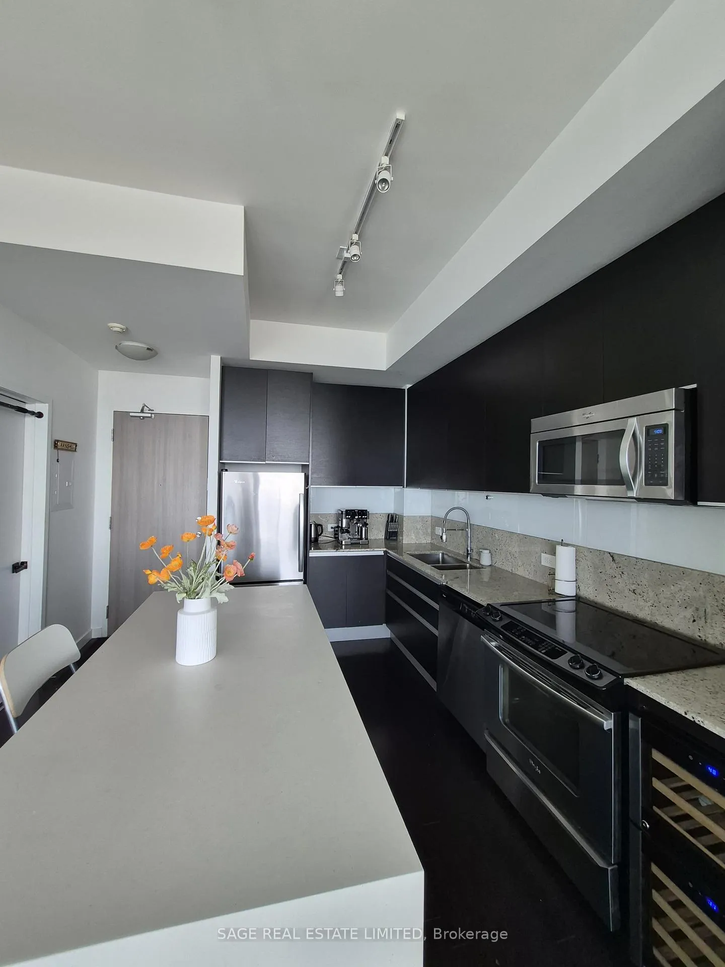 Photo 3 of Unit 3407, 390 Cherry Street, Toronto, Waterfront Communities — HOMEH