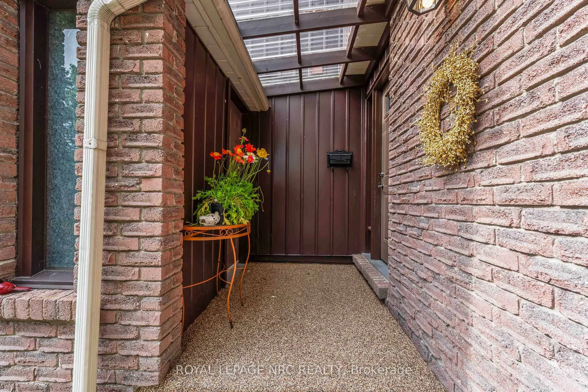 Photo 4 of Unit 40, 122 Lakeshore Road, St. Catharines, Lakeport — HOMEH
