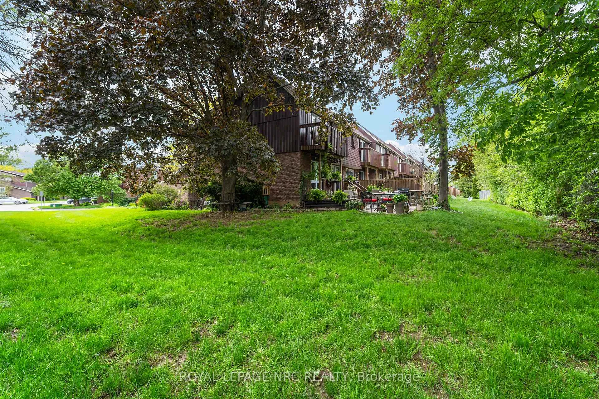 Photo 35 of Unit 40, 122 Lakeshore Road, St. Catharines, Lakeport — HOMEH