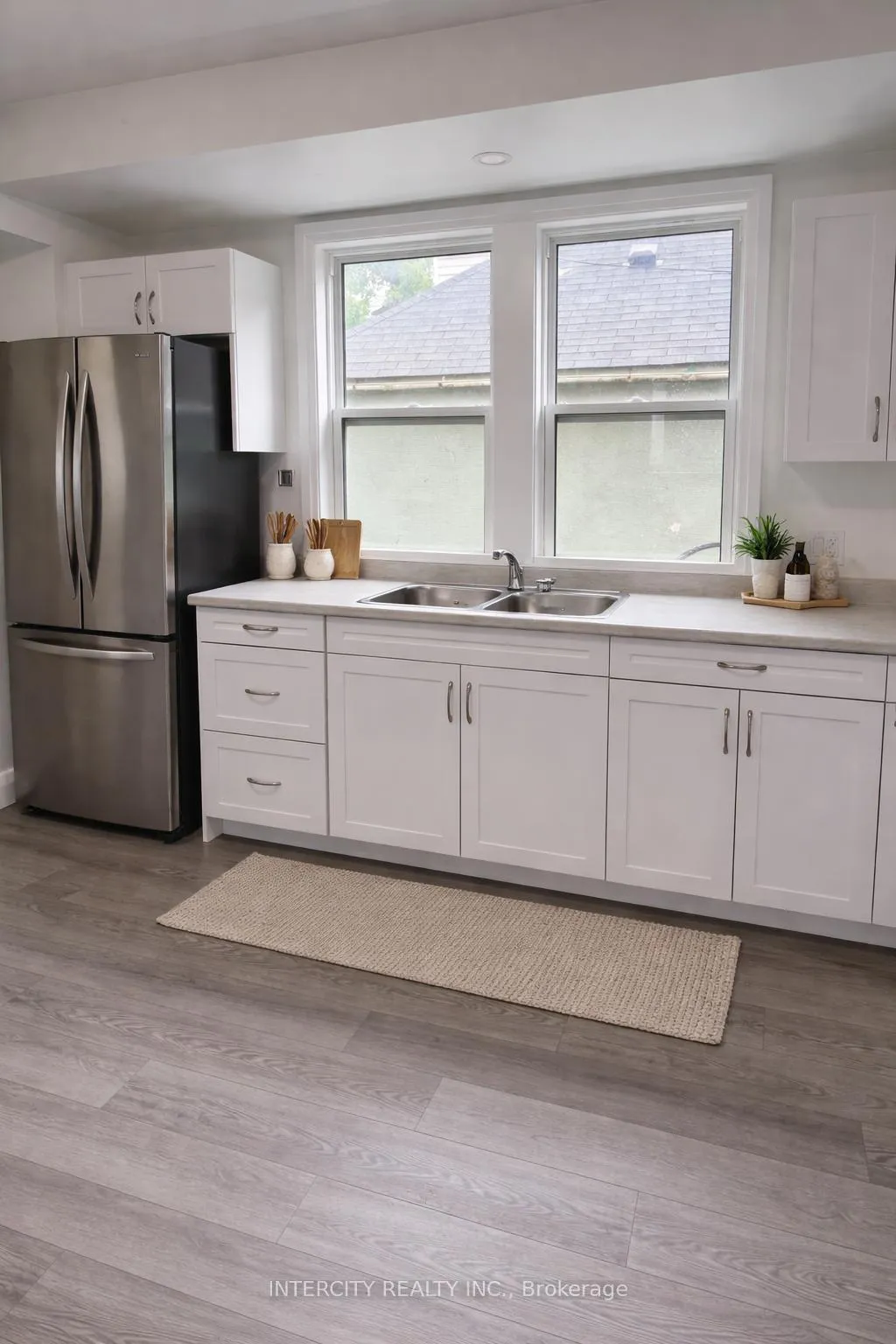 Photo 4 of 90 Coldwater Road W, Orillia — HOMEH