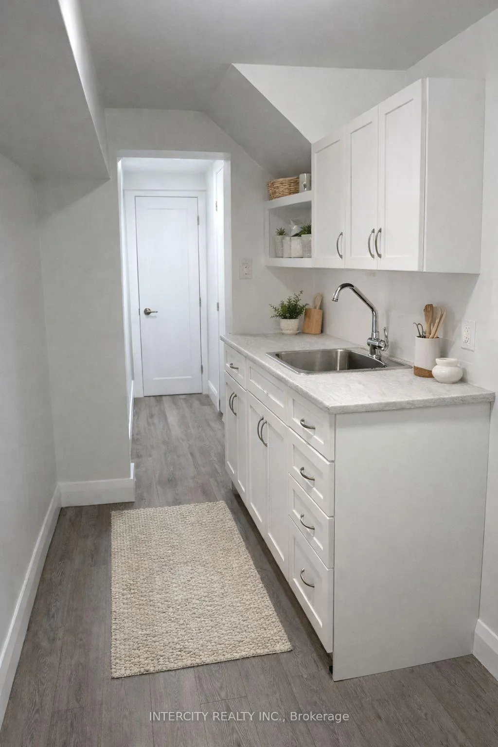 Photo 16 of 90 Coldwater Road W, Orillia — HOMEH