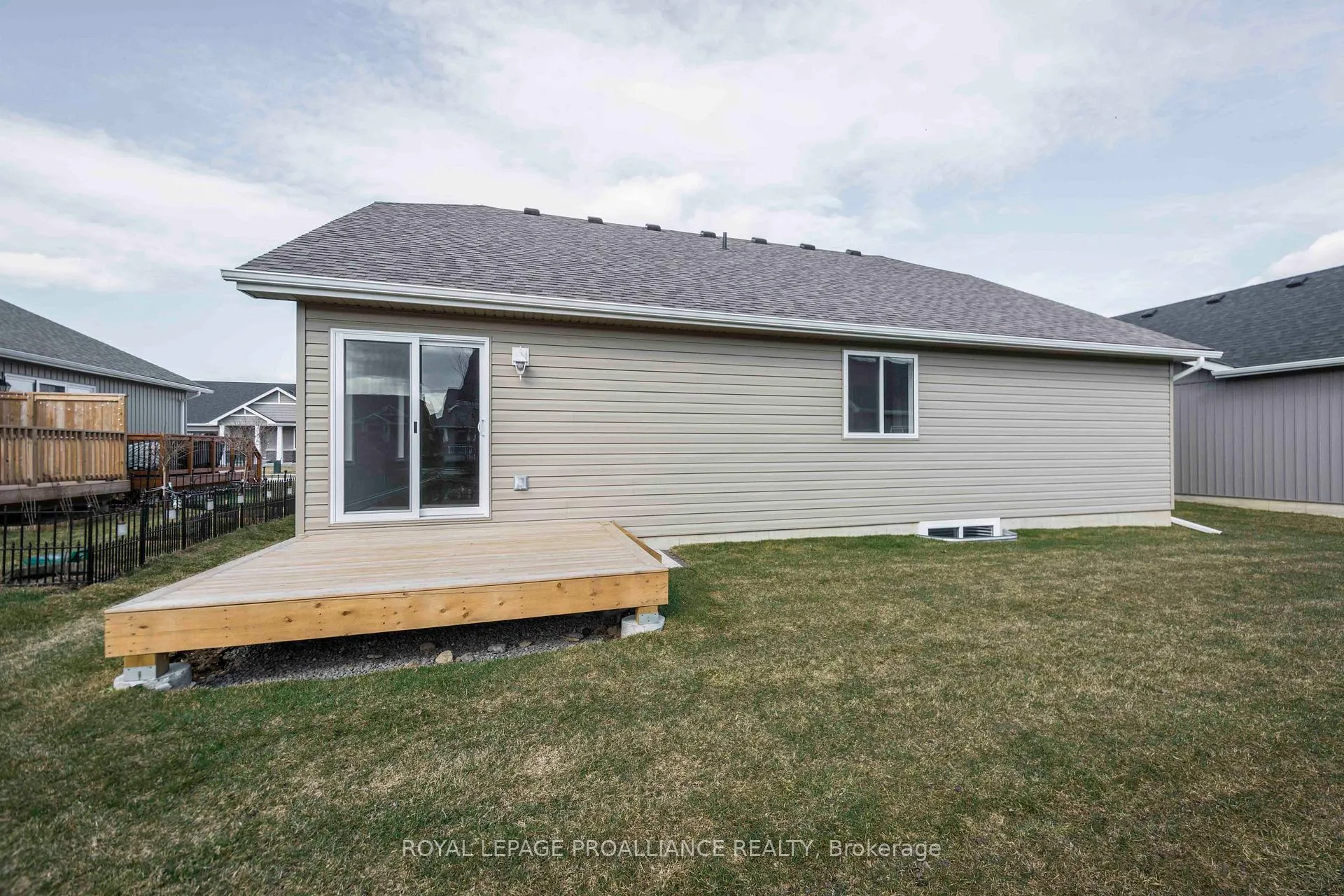 Photo 22 of 110 Farrington Crescent, Prince Edward County, Picton Ward — HOMEH