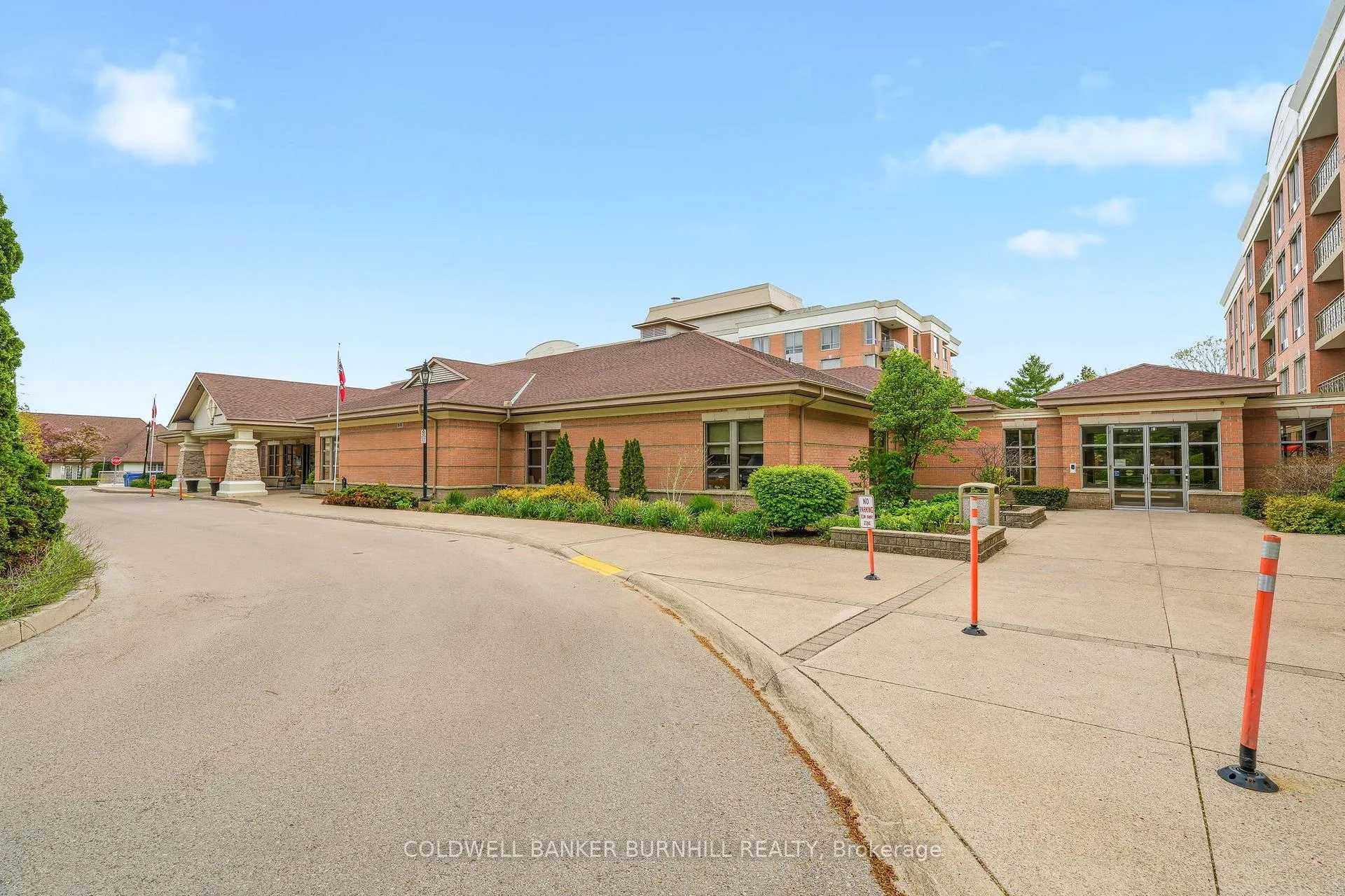 Photo 2 of Unit 1415, 100 Burloak Drive, Burlington, Appleby — HOMEH