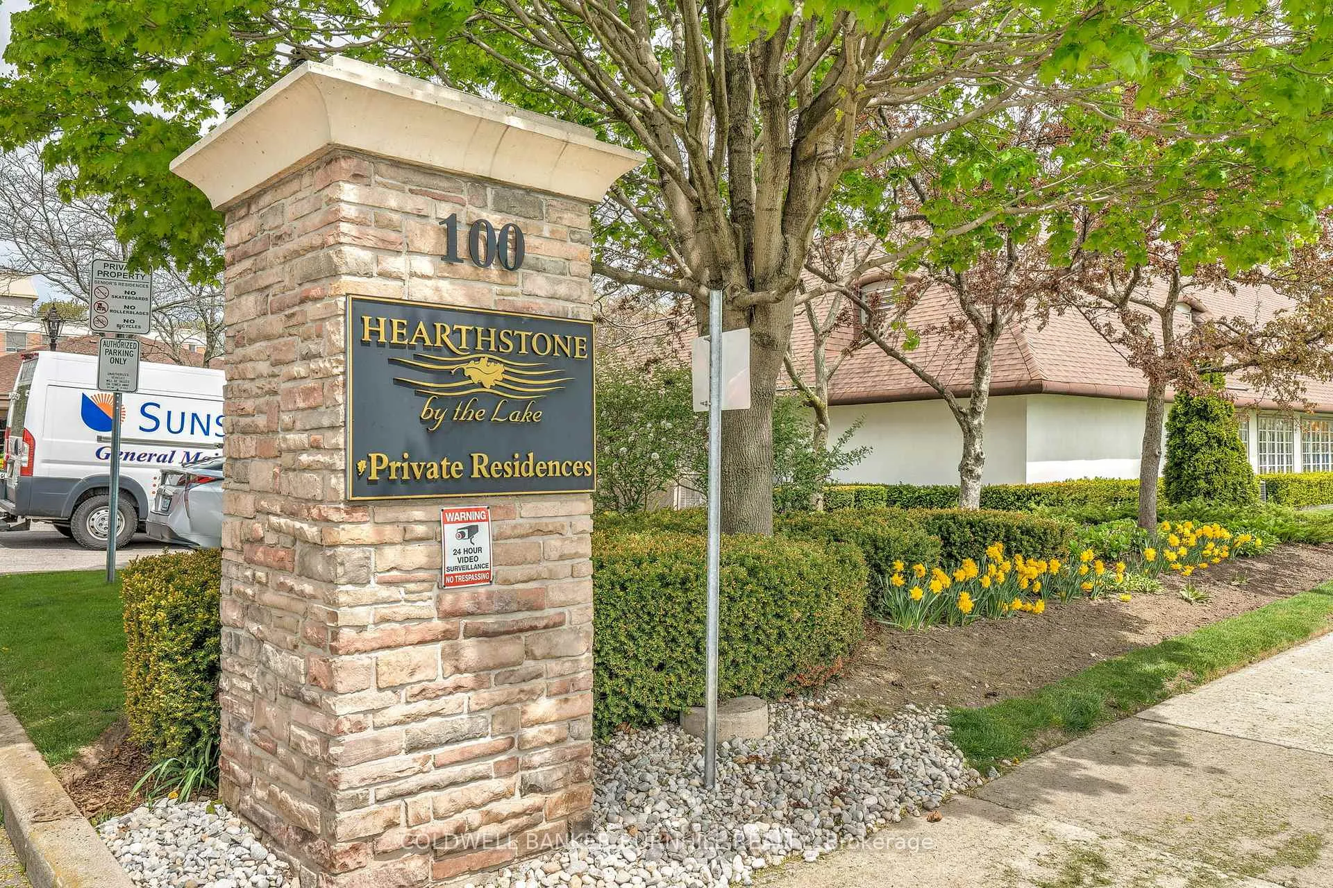 Photo 3 of Unit 1415, 100 Burloak Drive, Burlington, Appleby — HOMEH