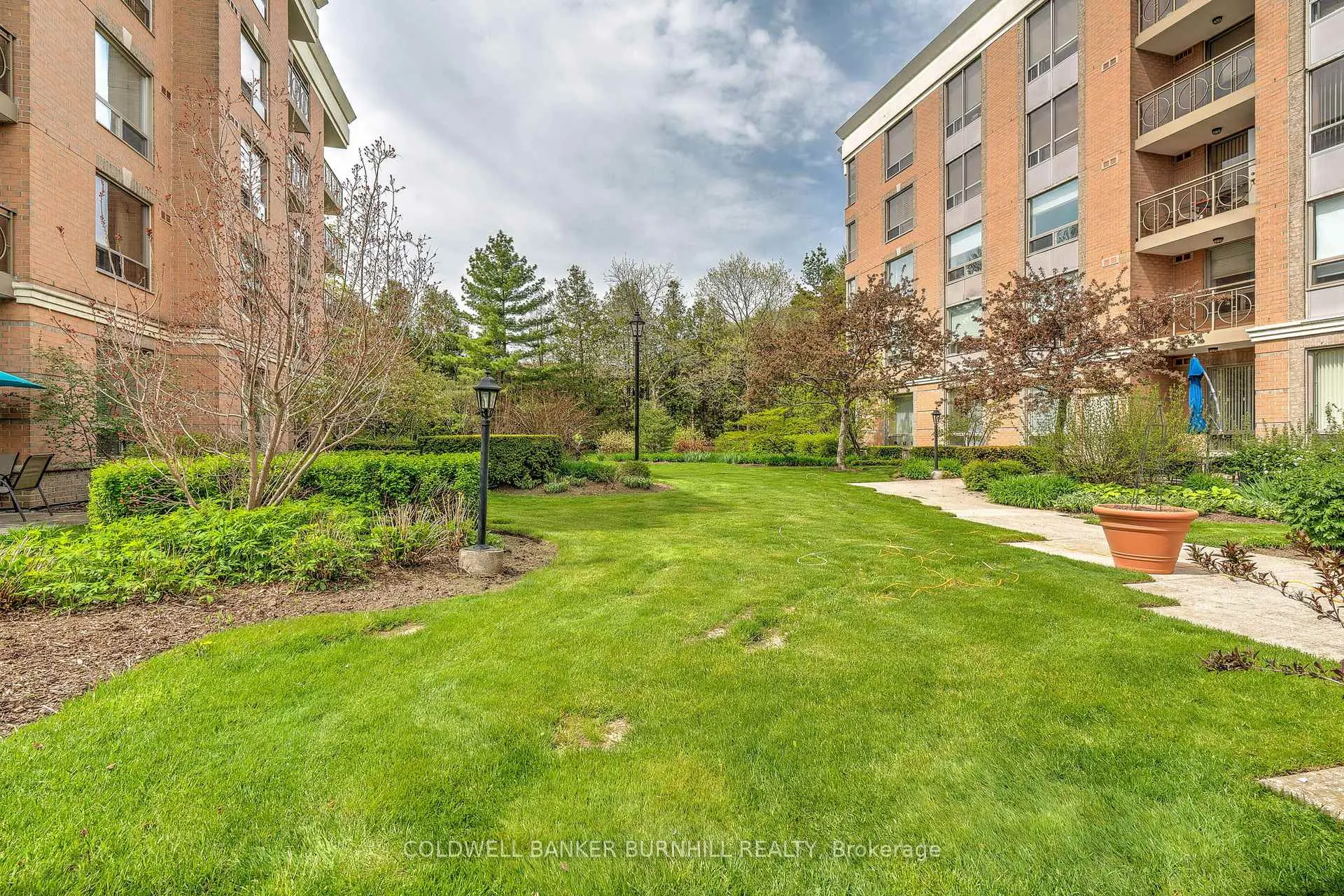 Photo 36 of Unit 1415, 100 Burloak Drive, Burlington, Appleby — HOMEH