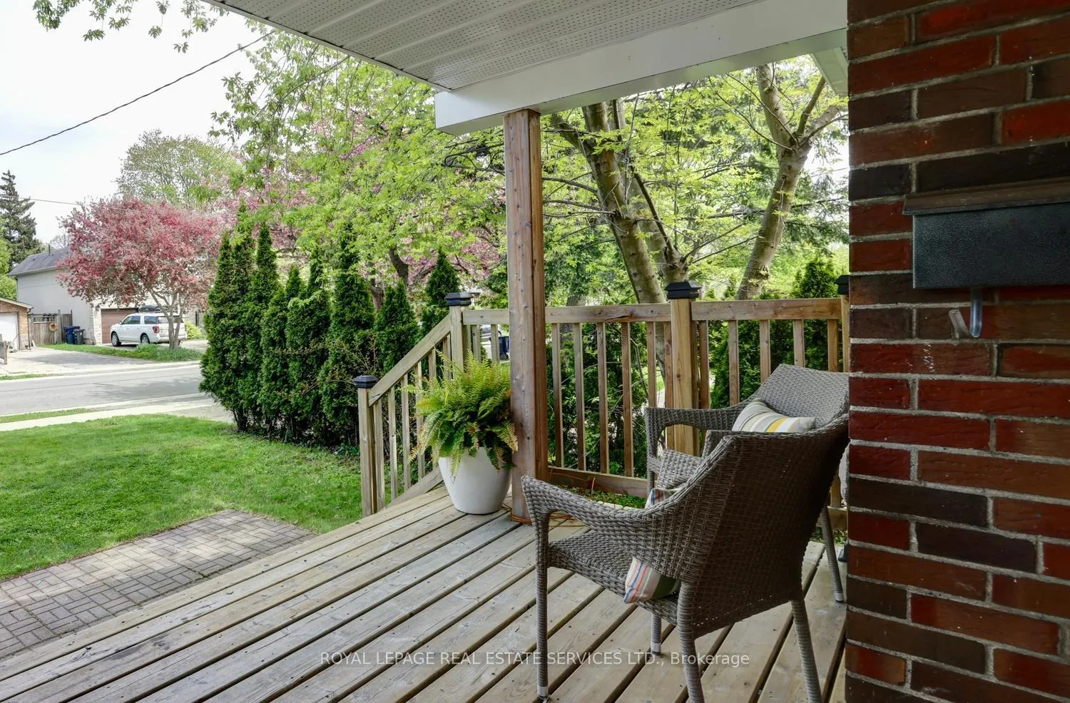 Photo 3 of 80 Thirty-Seventh Street, Etobicoke, Long Branch — HOMEH