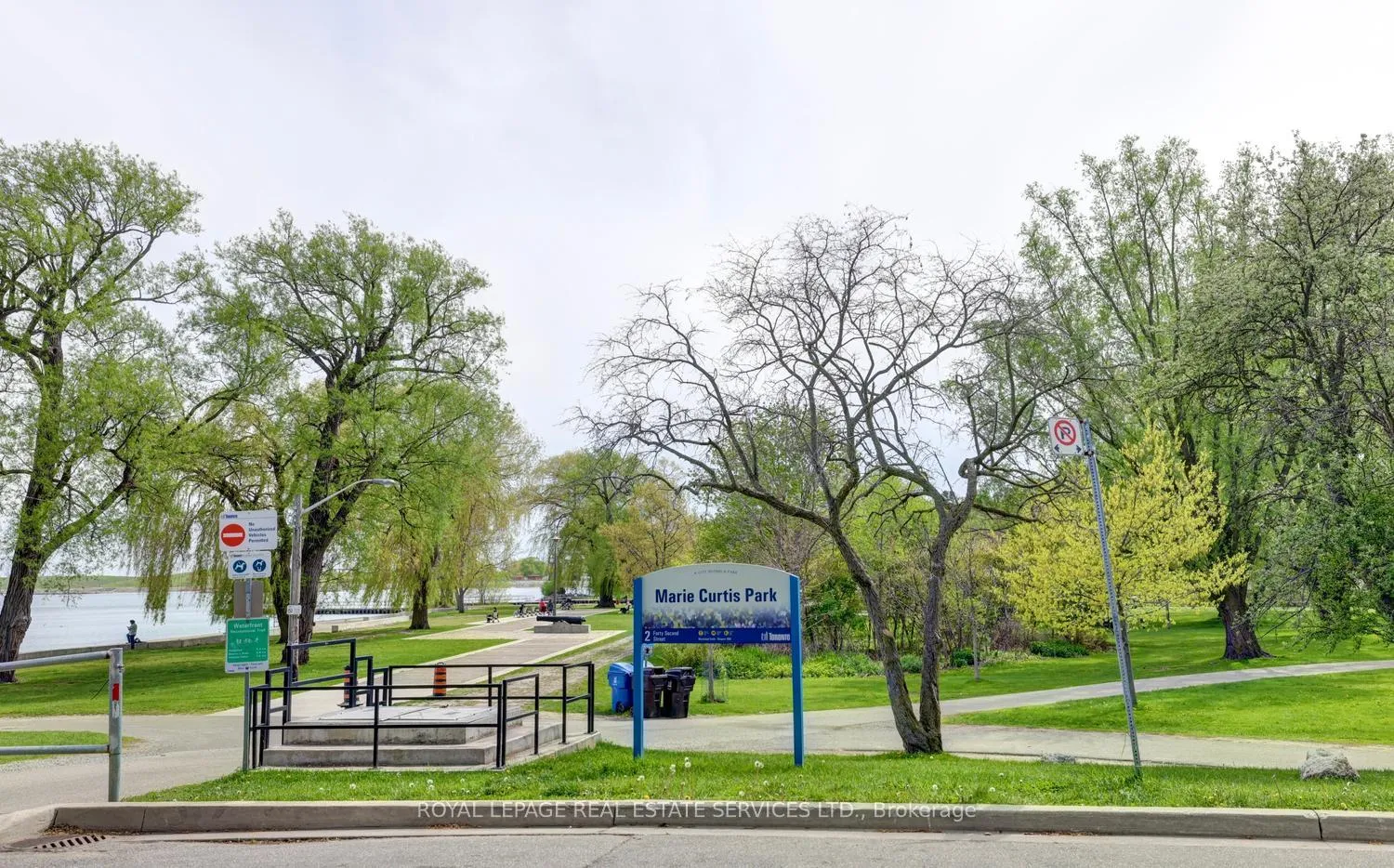 Photo 42 of 80 Thirty-Seventh Street, Etobicoke, Long Branch — HOMEH