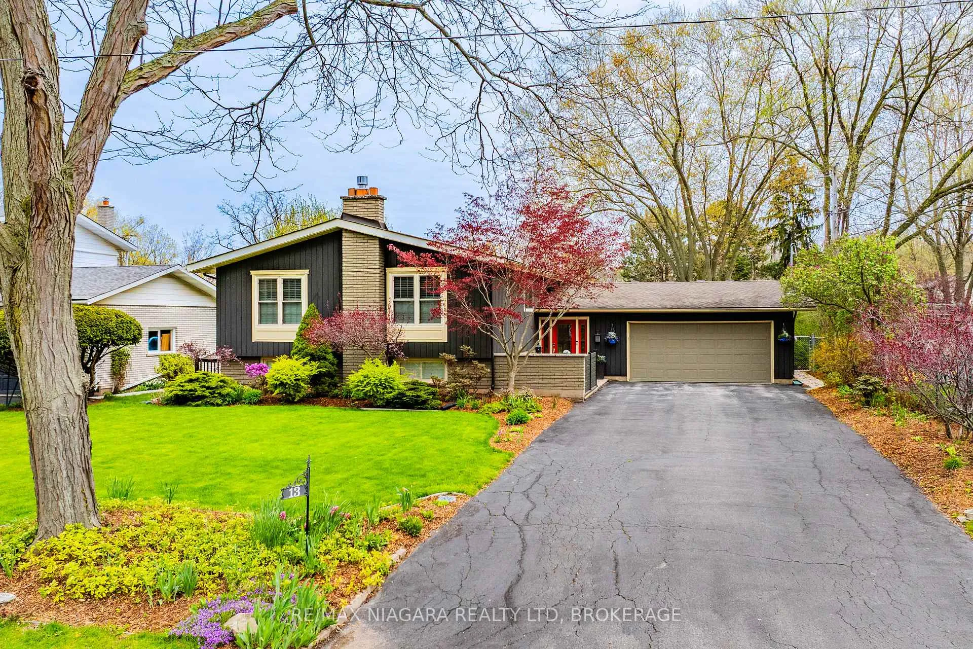 Photo 1 of 13 Rusholme Crescent, St. Catharines, Glendale/Glenridge — HOMEH