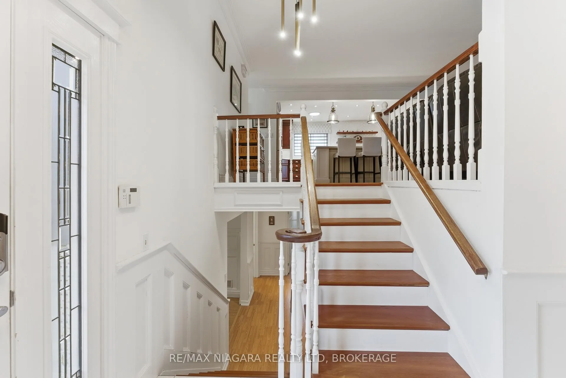 Photo 4 of 13 Rusholme Crescent, St. Catharines, Glendale/Glenridge — HOMEH