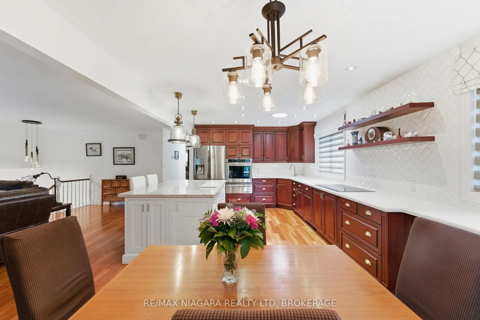 Photo 8 of 13 Rusholme Crescent, St. Catharines, Glendale/Glenridge — HOMEH