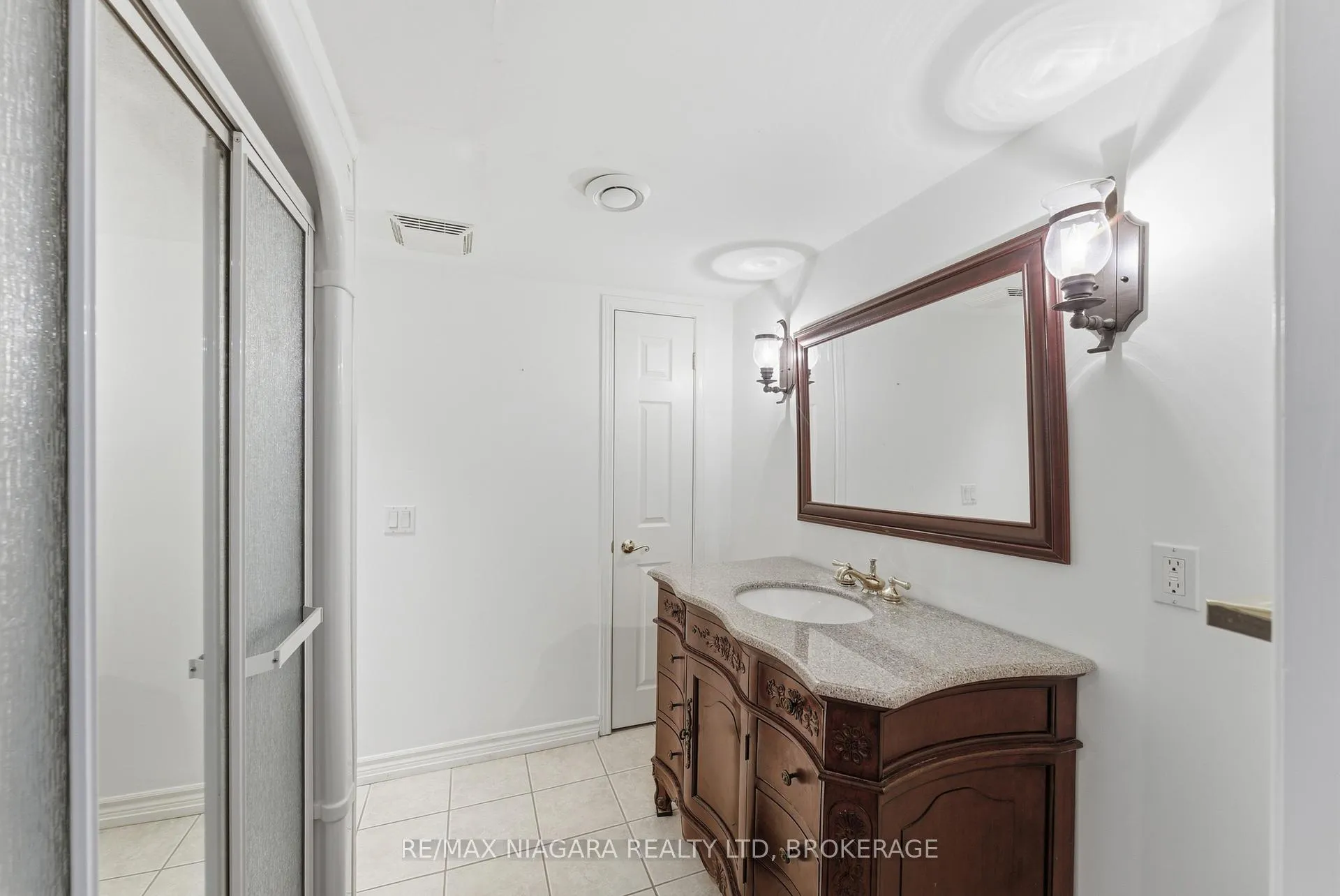 Photo 24 of 13 Rusholme Crescent, St. Catharines, Glendale/Glenridge — HOMEH