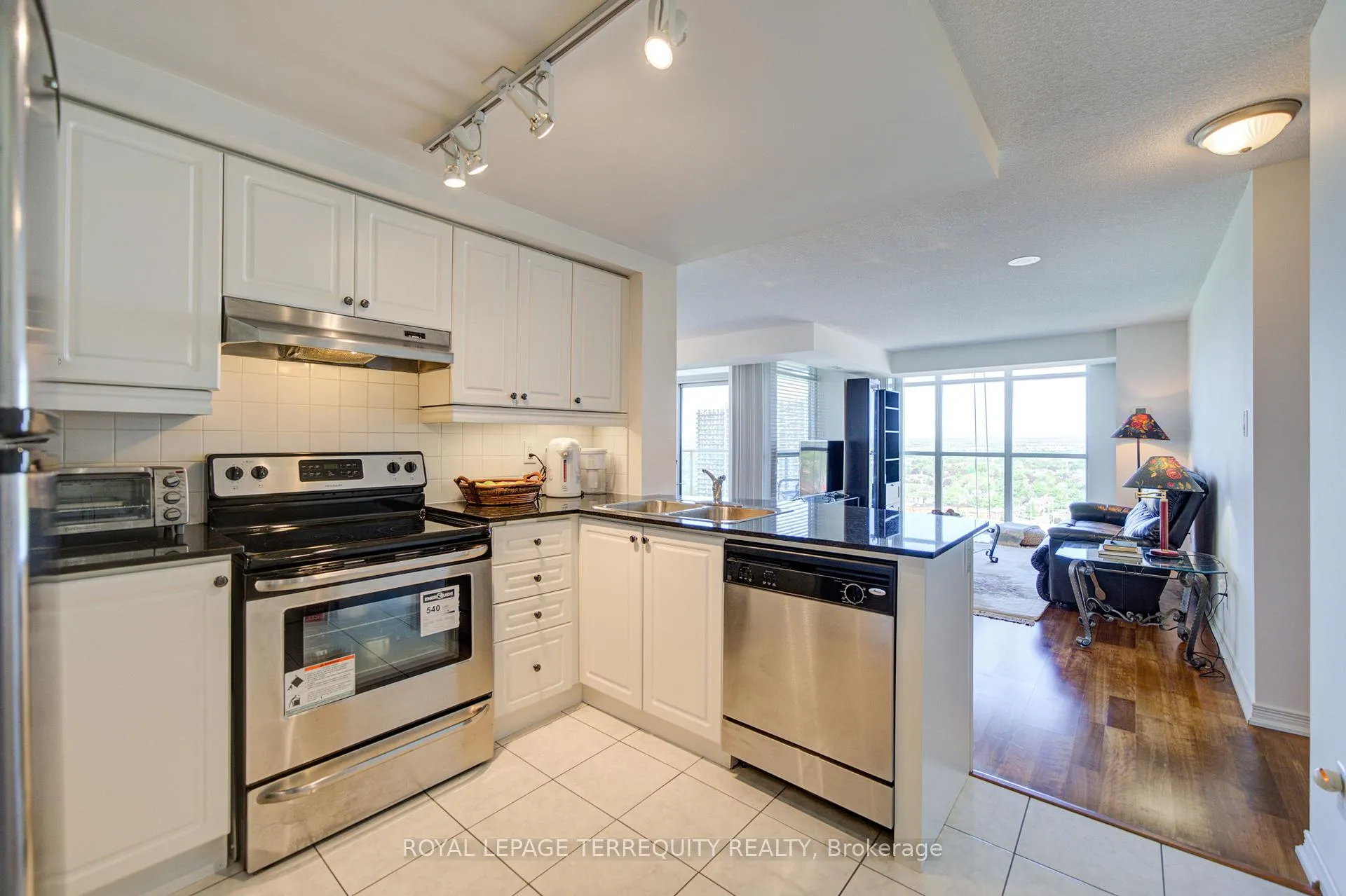 Photo 7 of Unit 2311, 9 George Street N, Brampton, Downtown Brampton — HOMEH