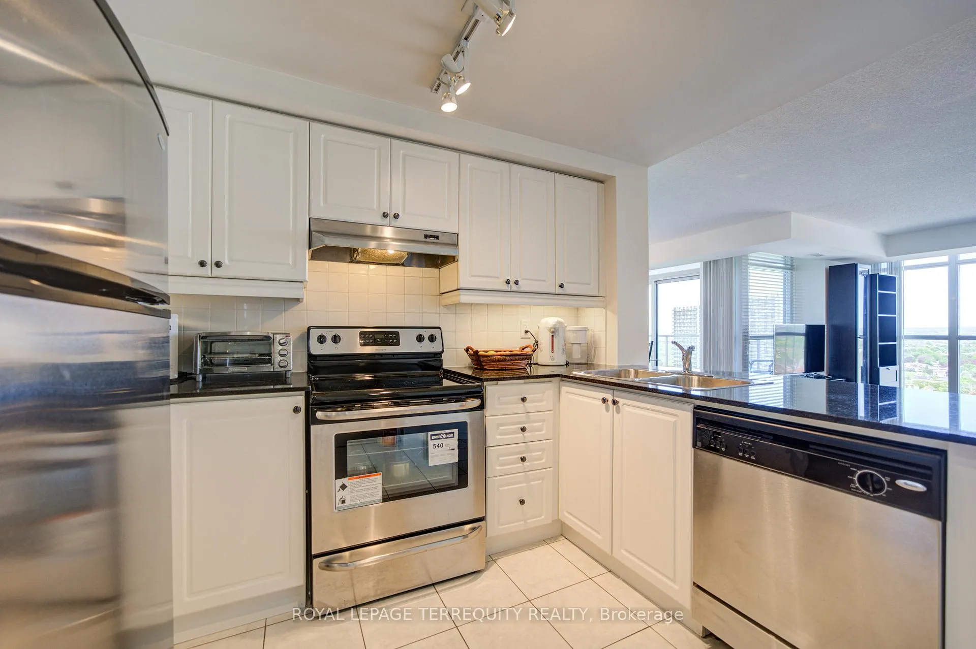 Photo 8 of Unit 2311, 9 George Street N, Brampton, Downtown Brampton — HOMEH