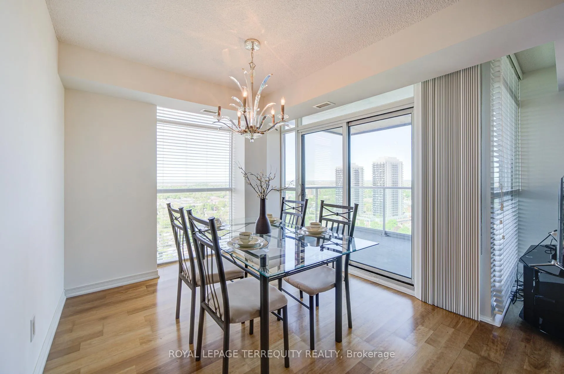 Photo 15 of Unit 2311, 9 George Street N, Brampton, Downtown Brampton — HOMEH