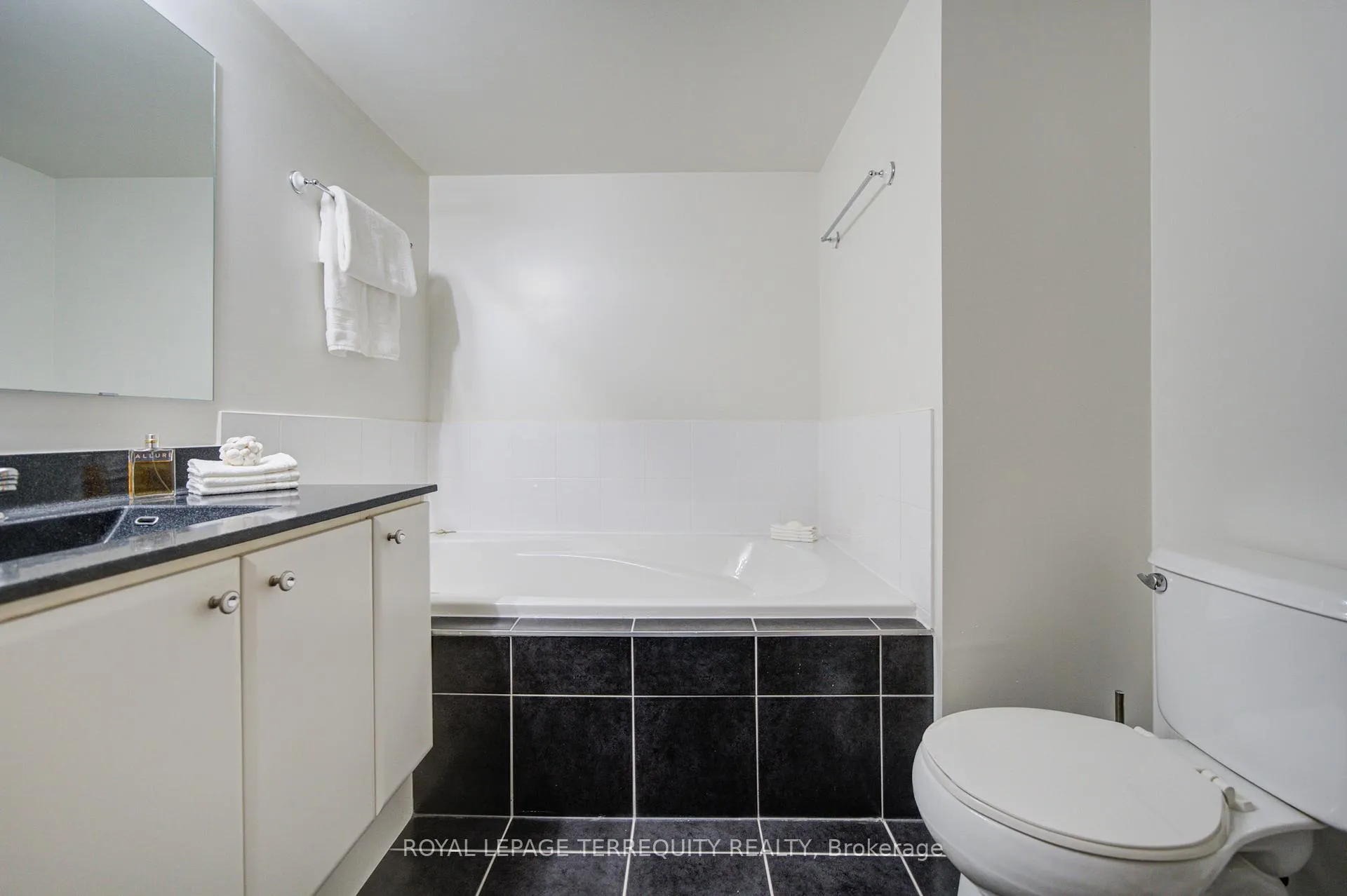 Photo 27 of Unit 2311, 9 George Street N, Brampton, Downtown Brampton — HOMEH