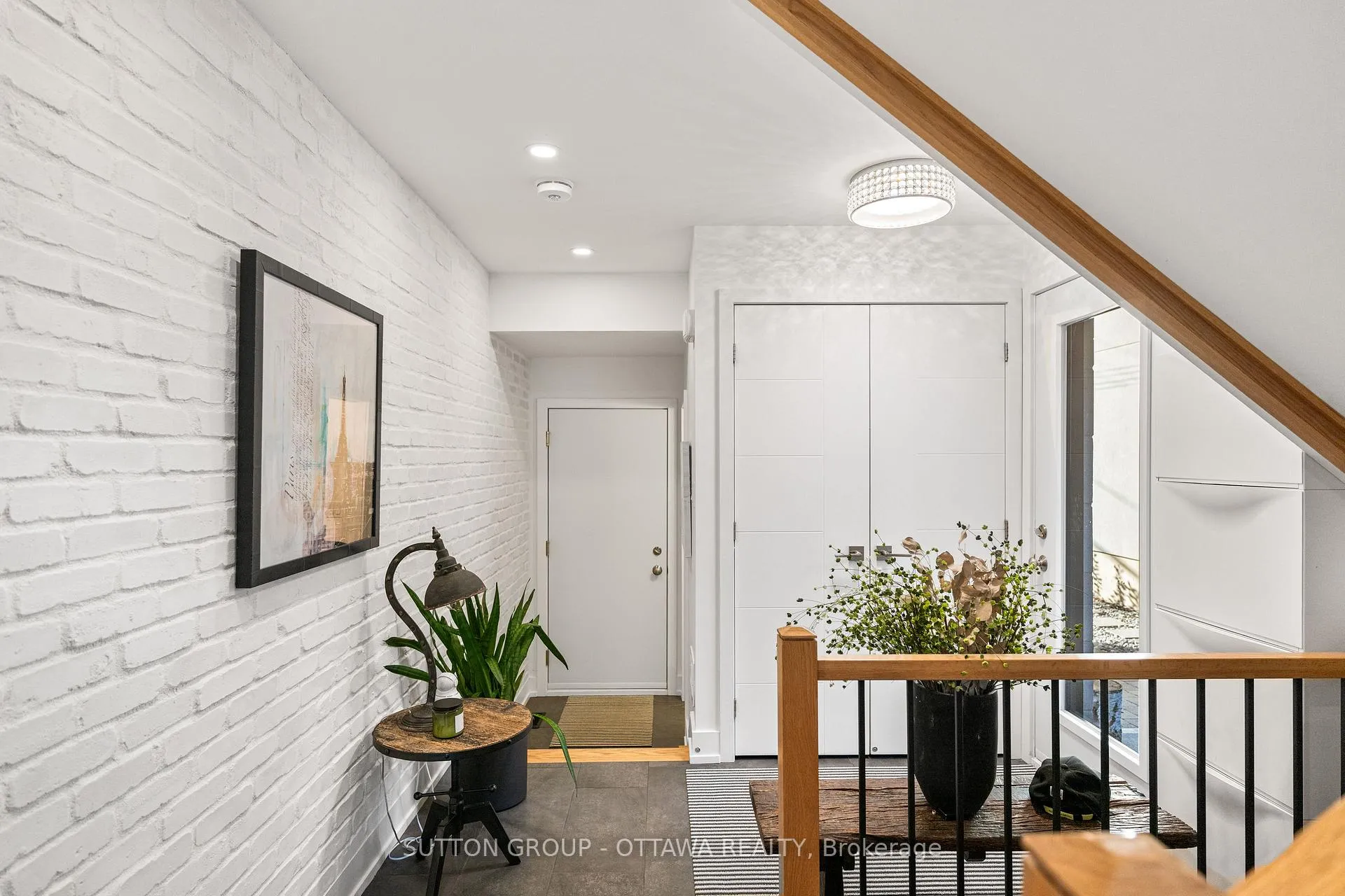 Photo 6 of 1127 North River Road, Ottawa, Overbrook — HOMEH