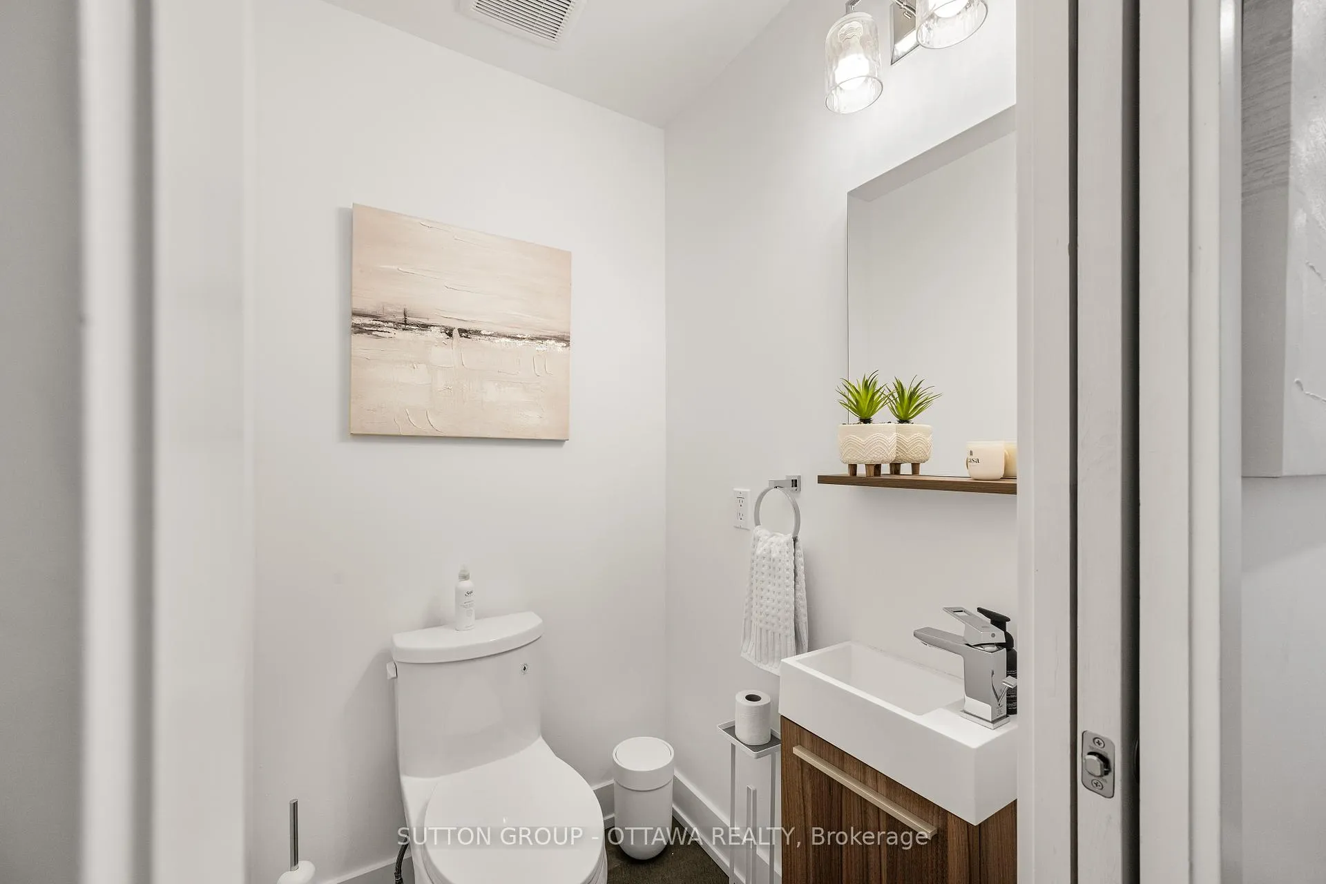 Photo 11 of 1127 North River Road, Ottawa, Overbrook — HOMEH