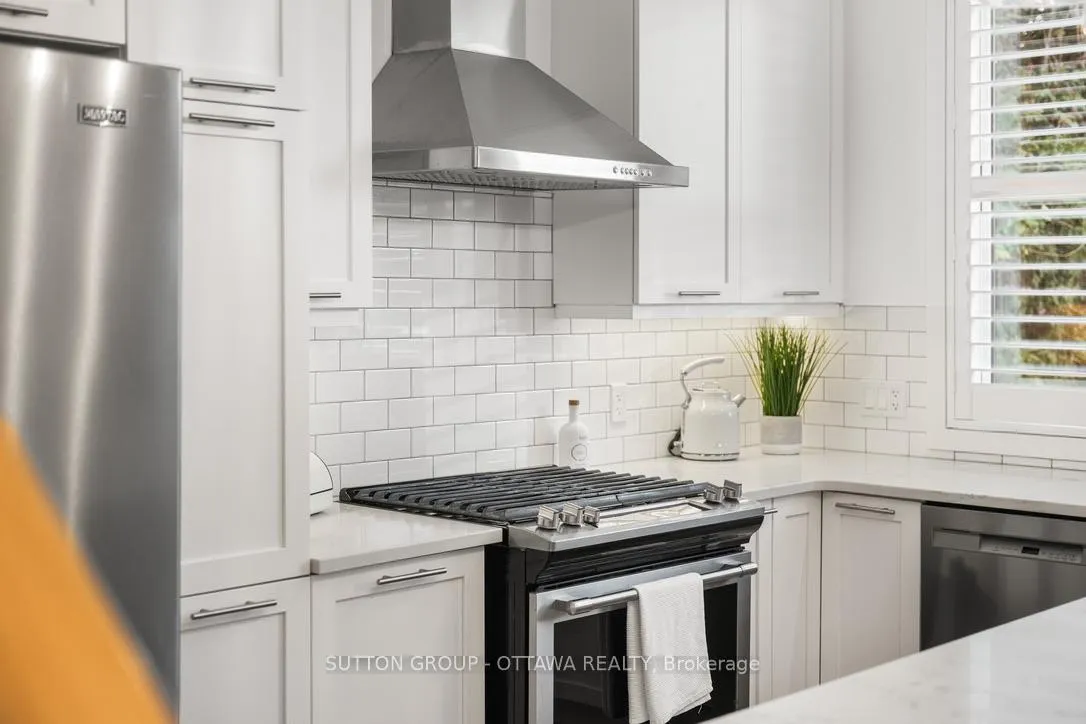 Photo 24 of 1127 North River Road, Ottawa, Overbrook — HOMEH