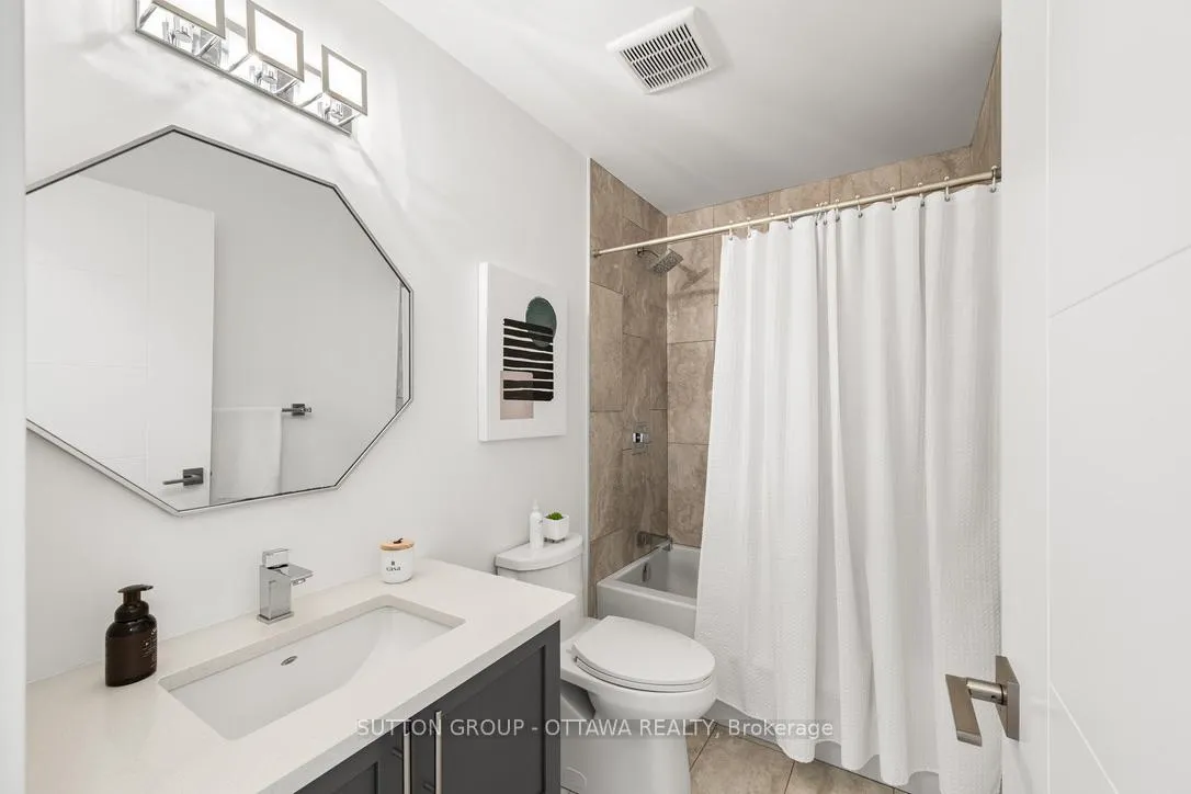 Photo 31 of 1127 North River Road, Ottawa, Overbrook — HOMEH