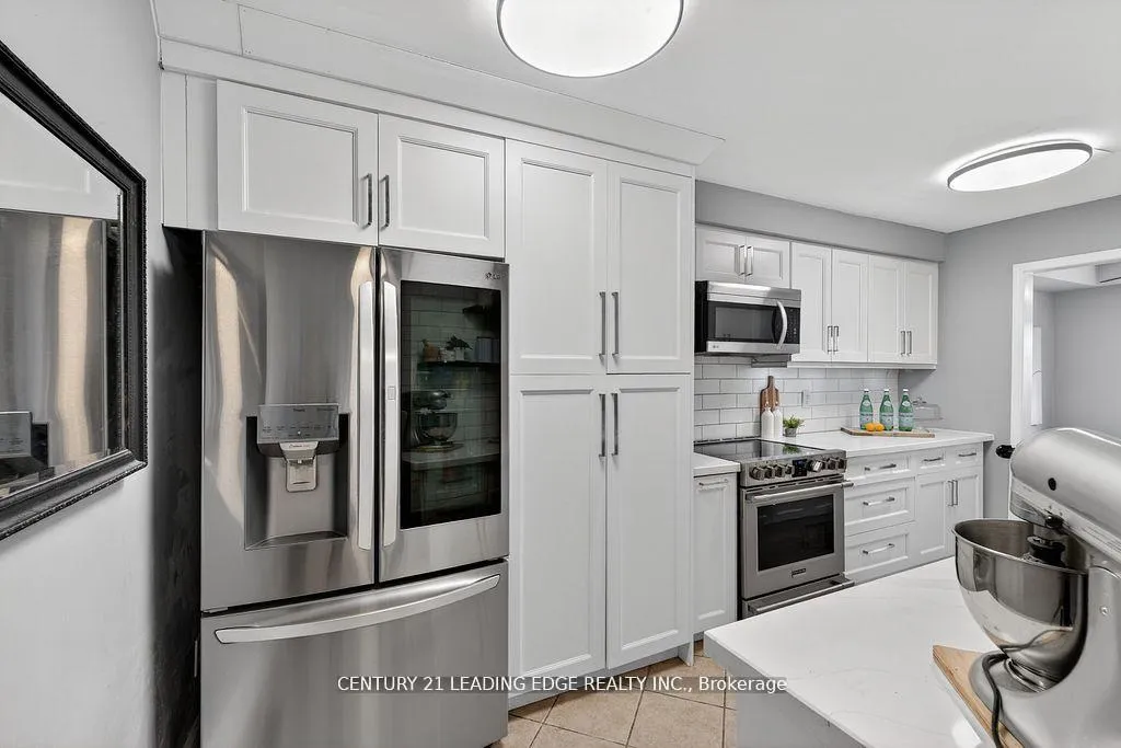 Photo 5 of 56 Ivory Court, Clarington, Bowmanville — HOMEH