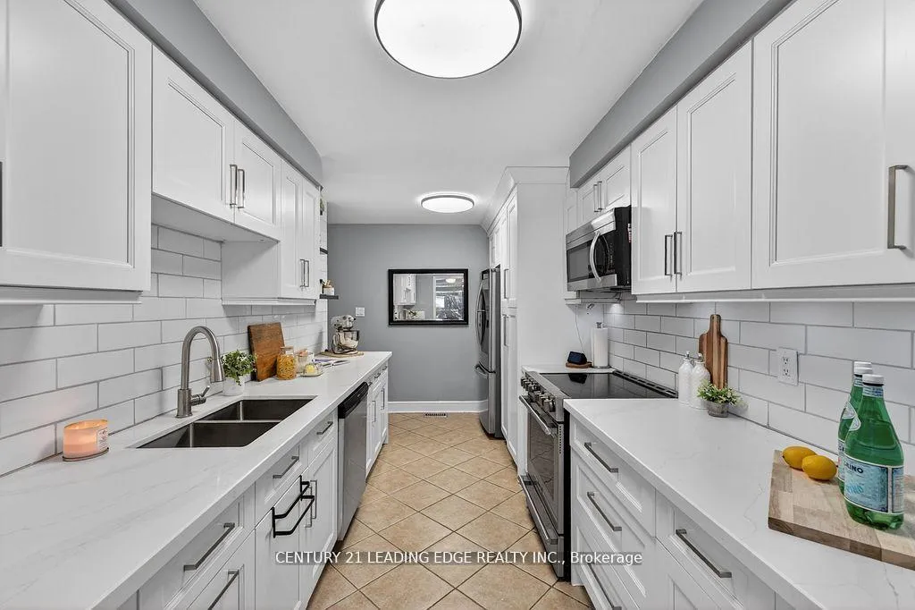 Photo 7 of 56 Ivory Court, Clarington, Bowmanville — HOMEH