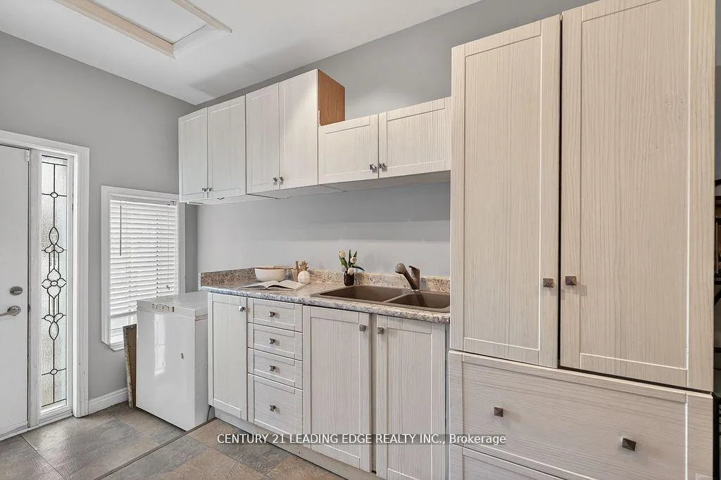 Photo 33 of 56 Ivory Court, Clarington, Bowmanville — HOMEH